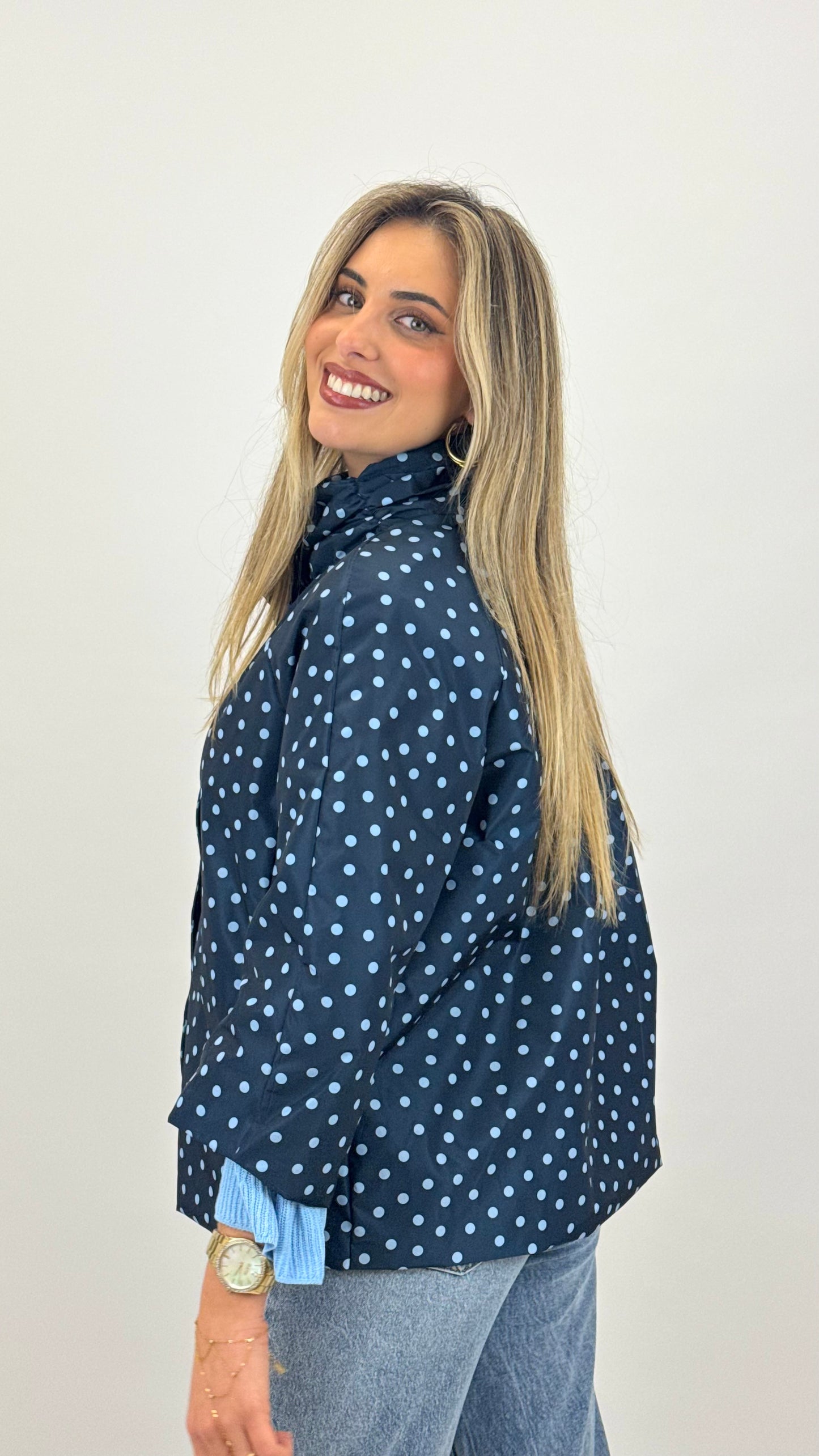 Parka manga 3/4 com botões azul-marinho com pintas azul-bebé