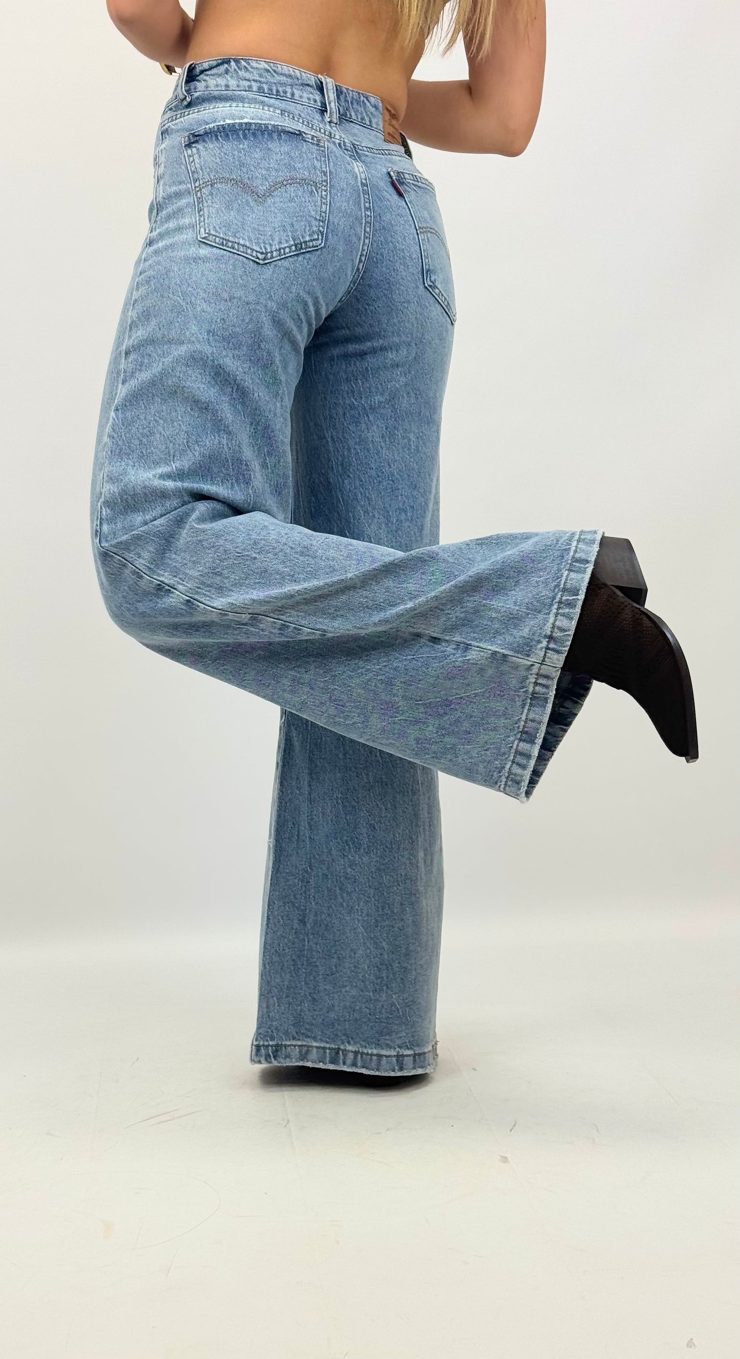 Calças wide-leg ganga média efeito push-up