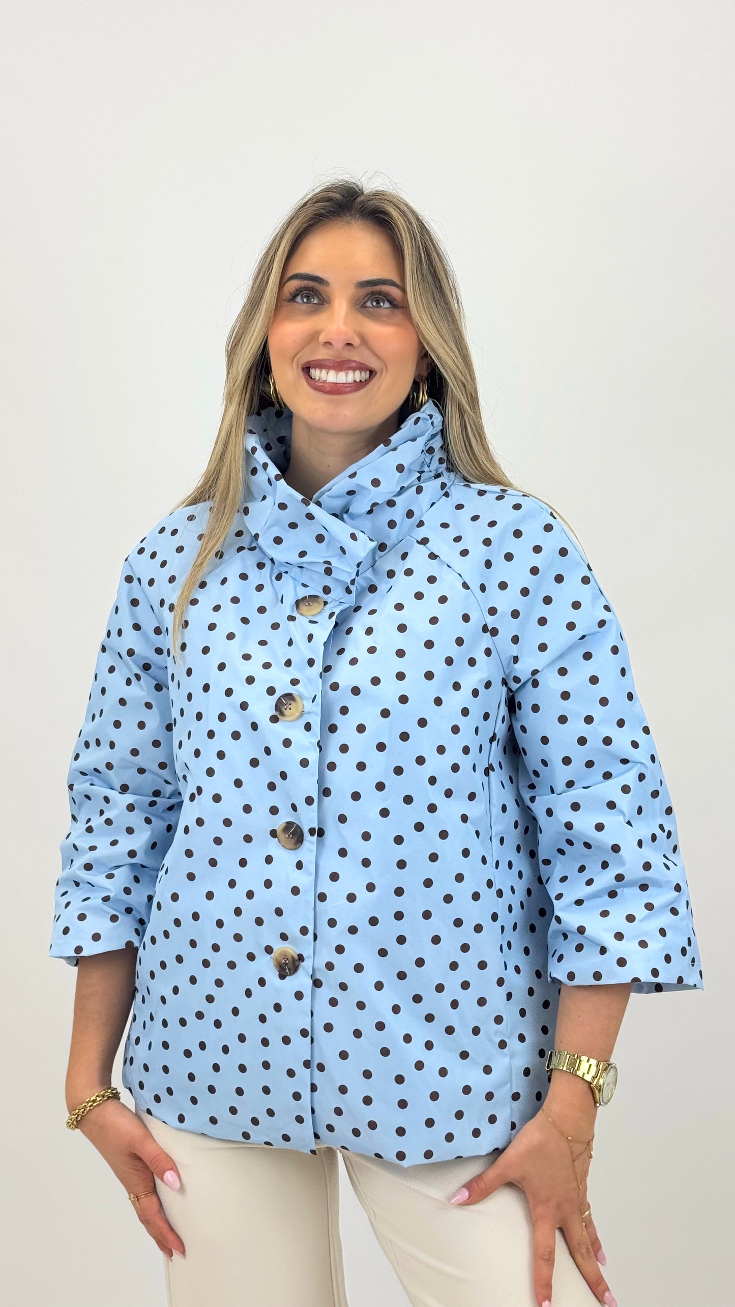 Parka manga 3/4 com botões azul-bebé com pintas castanhas