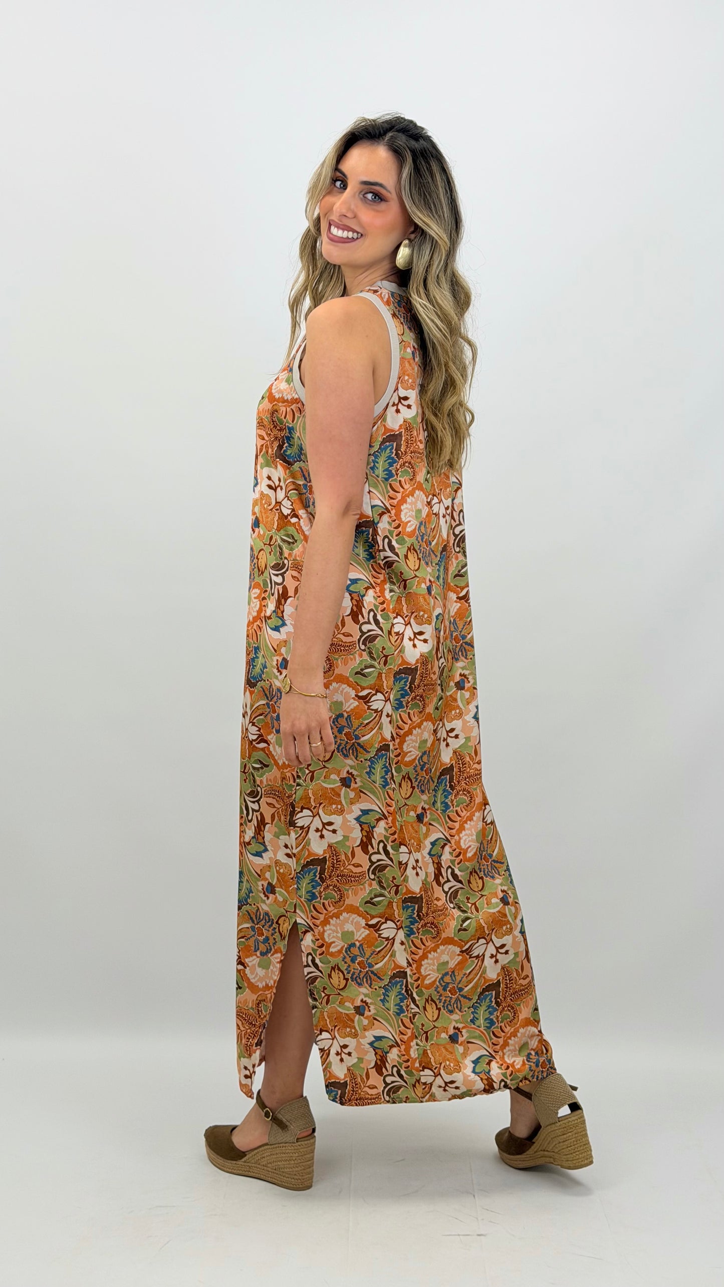 Vestido cavado midi estampado tons laranja