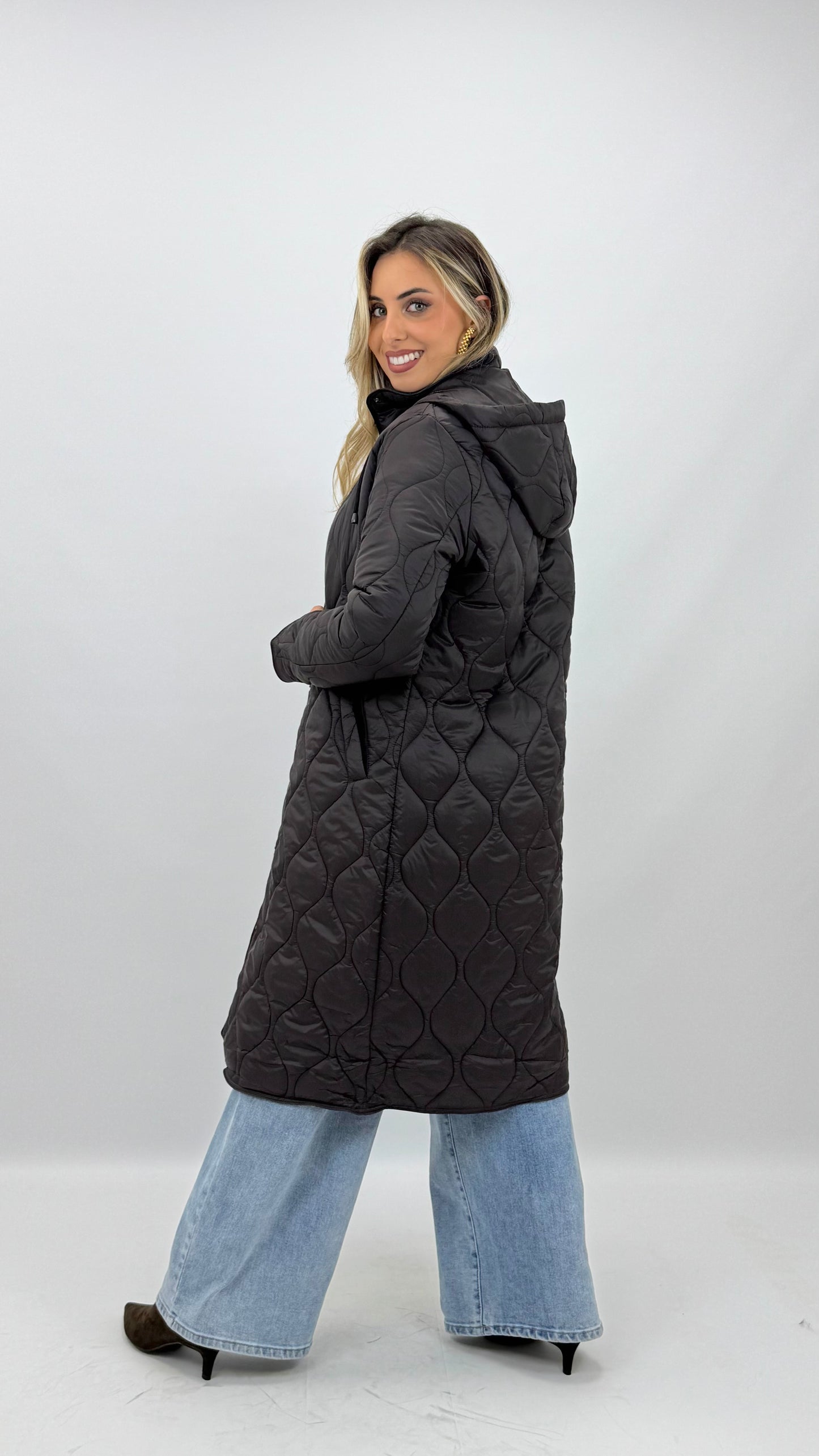 Parka acolchoada com capuz castanho-chocolate