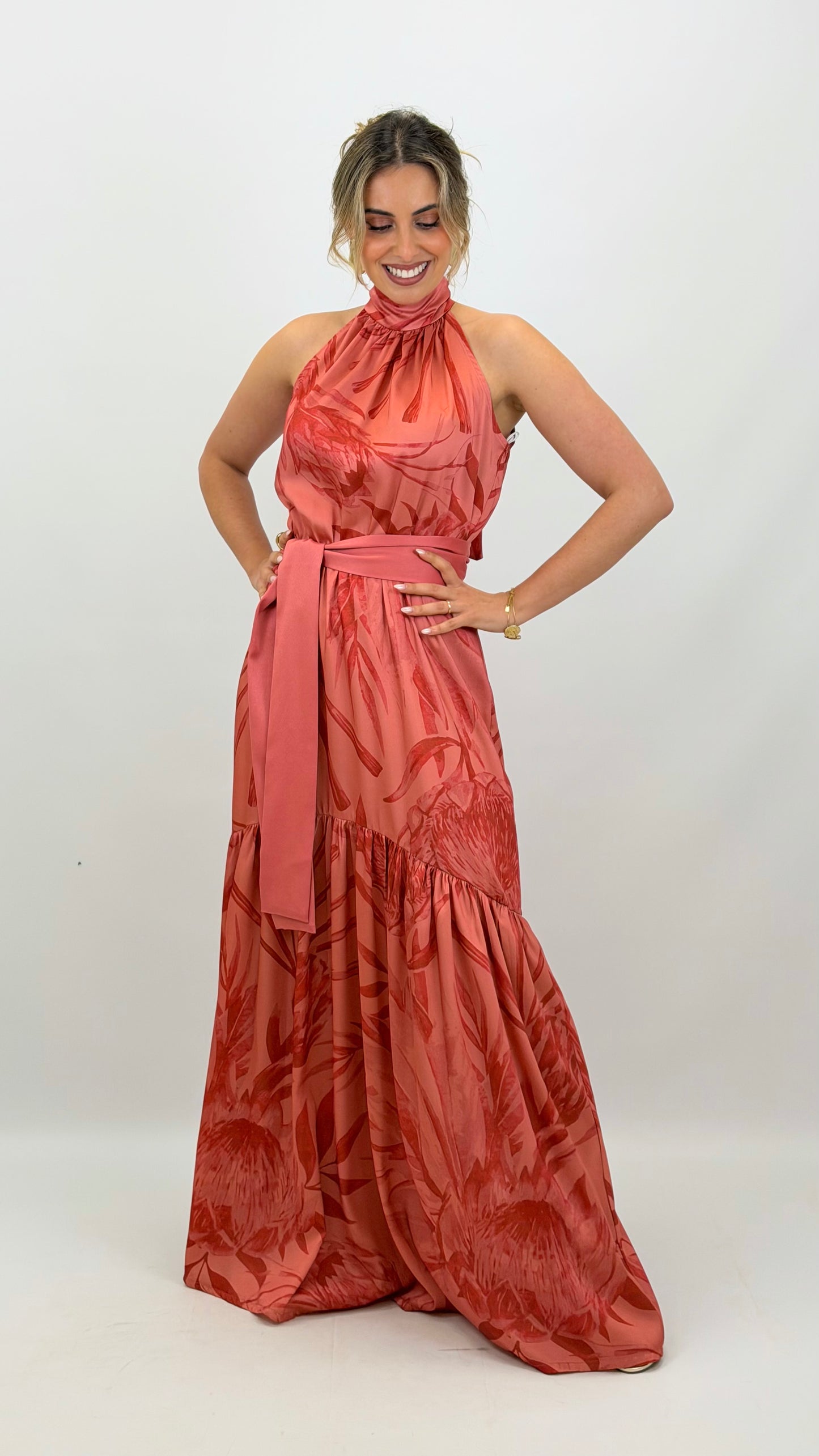 Vestido cerimónia comprido tons telha rosado