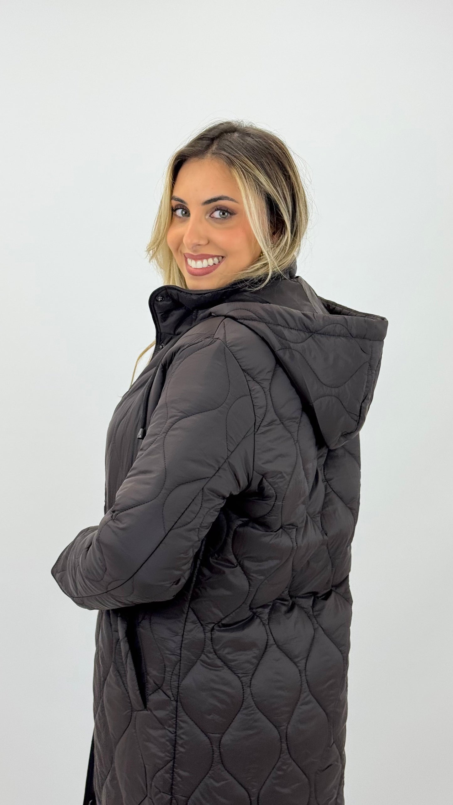 Parka acolchoada com capuz castanho-chocolate