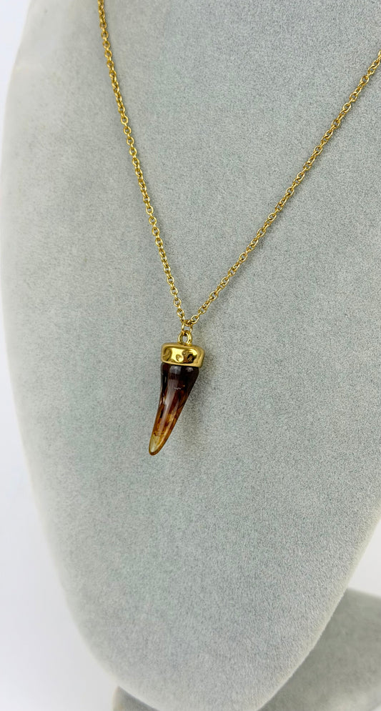 Fio aço dourado com pendente castanho