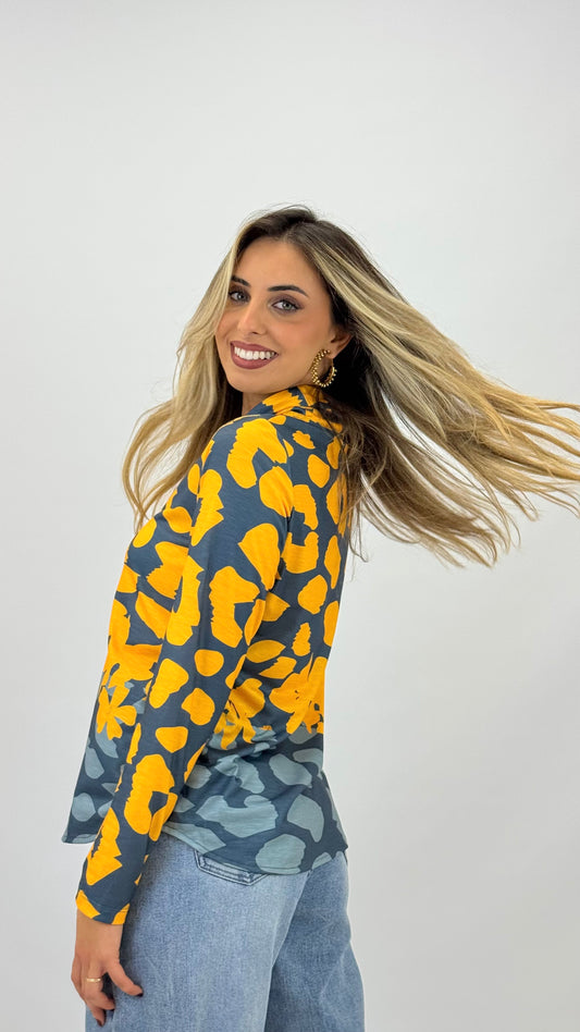 Blusa Mercedes de Miguel tons azul e amarelo