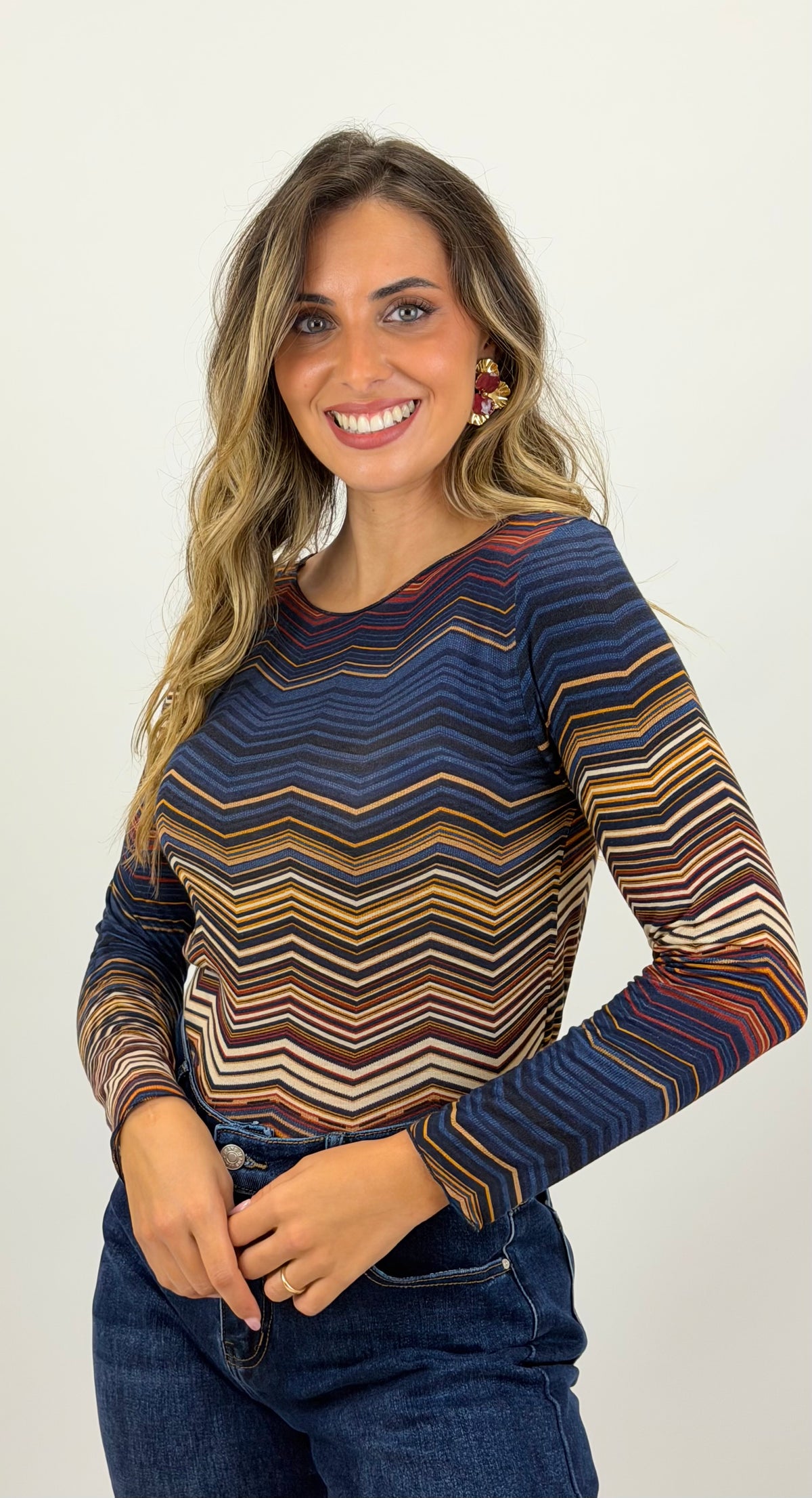 Blusa malha fina e macia zig-zag tons azuis