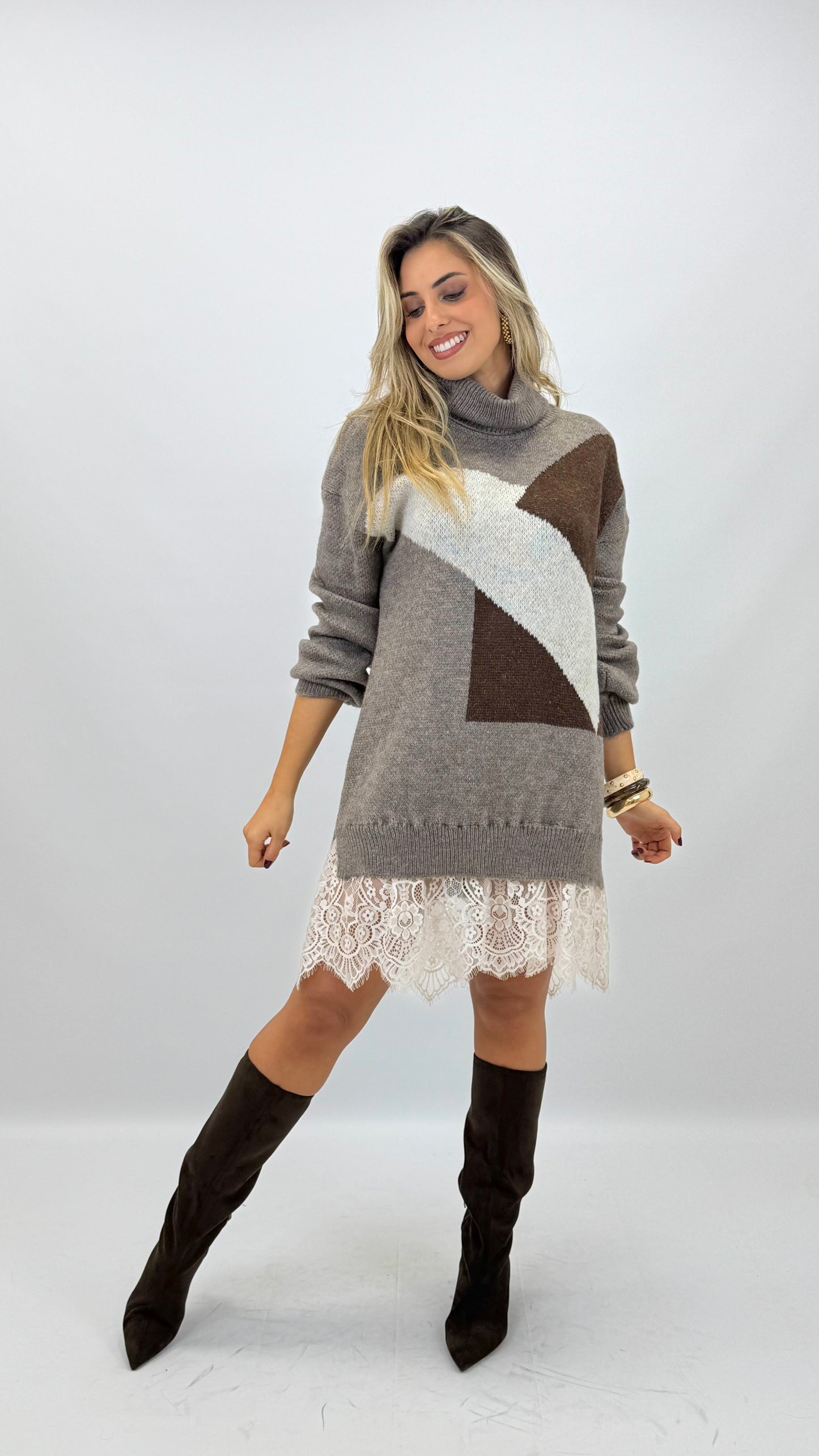 Vestido/camisolão malha tons taupe e castanho com renda