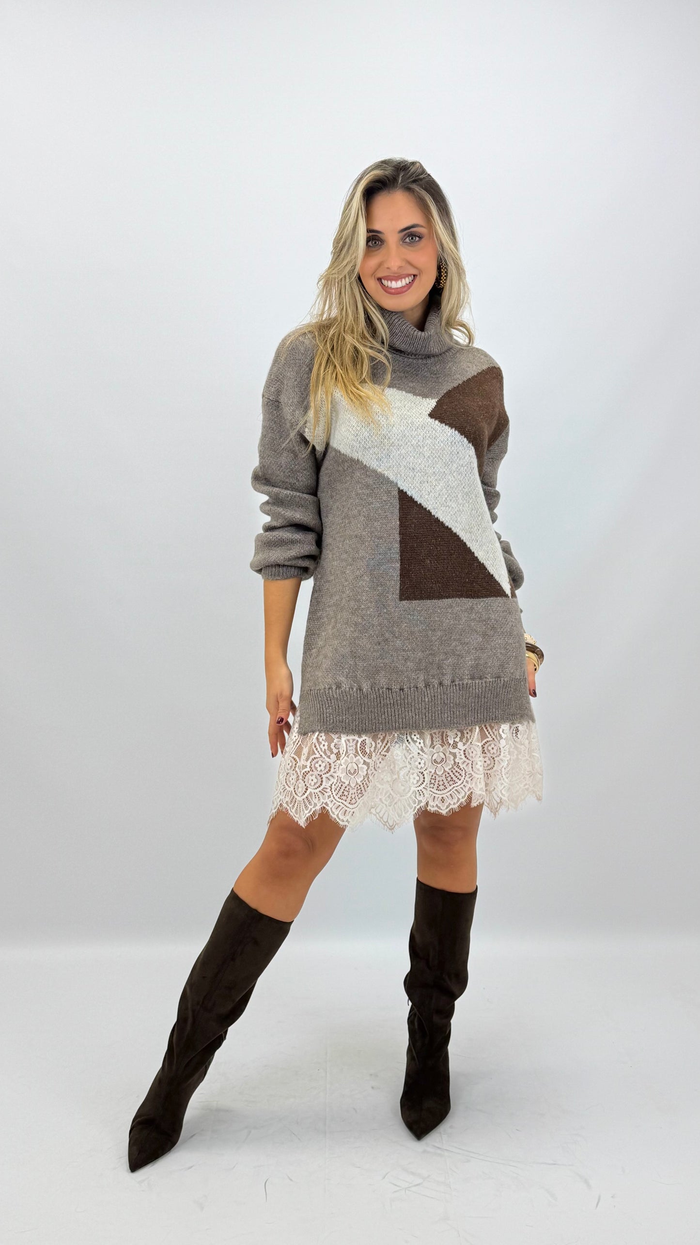 Vestido/camisolão malha tons taupe e castanho com renda