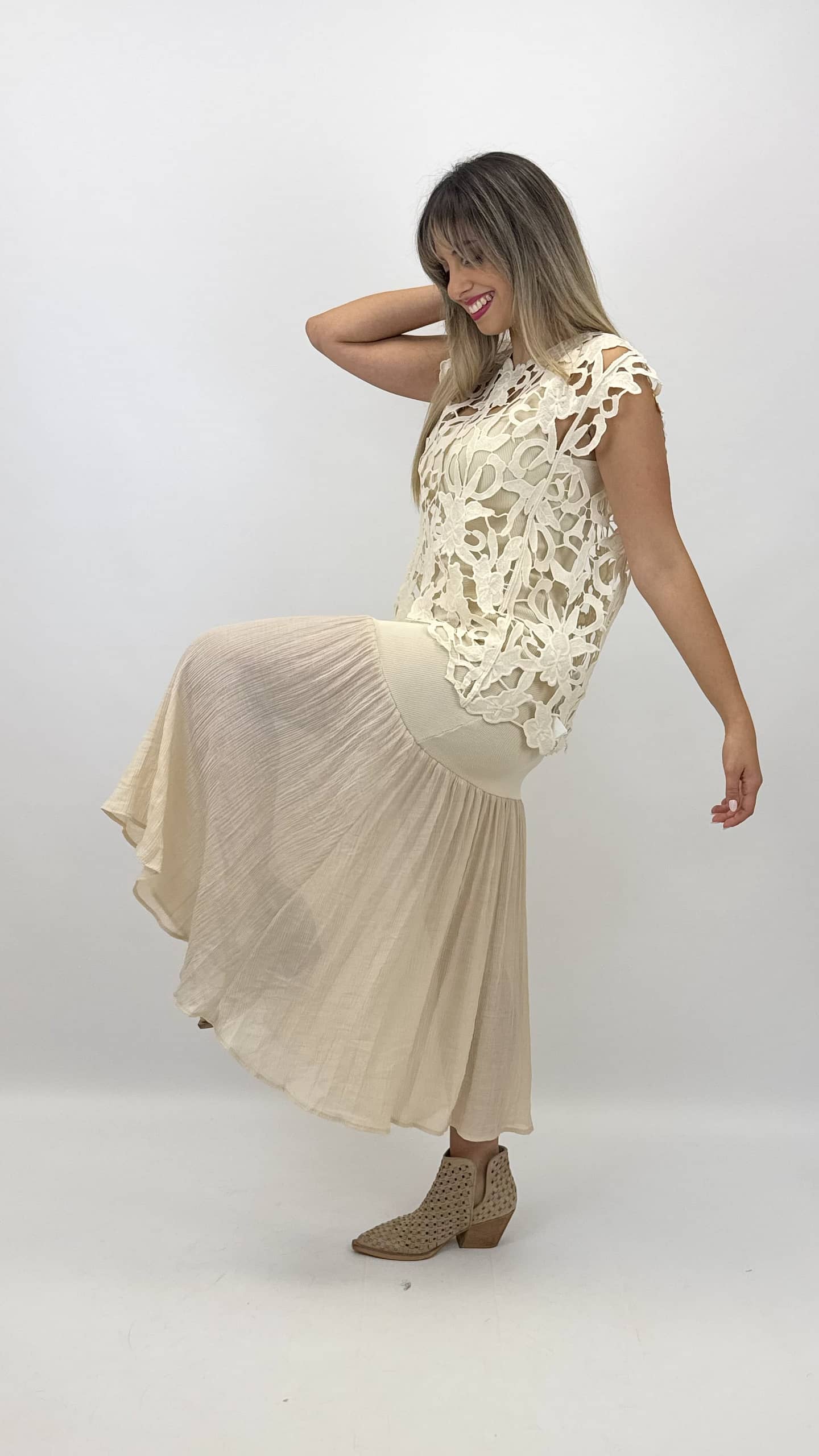 Colete croché floral creme