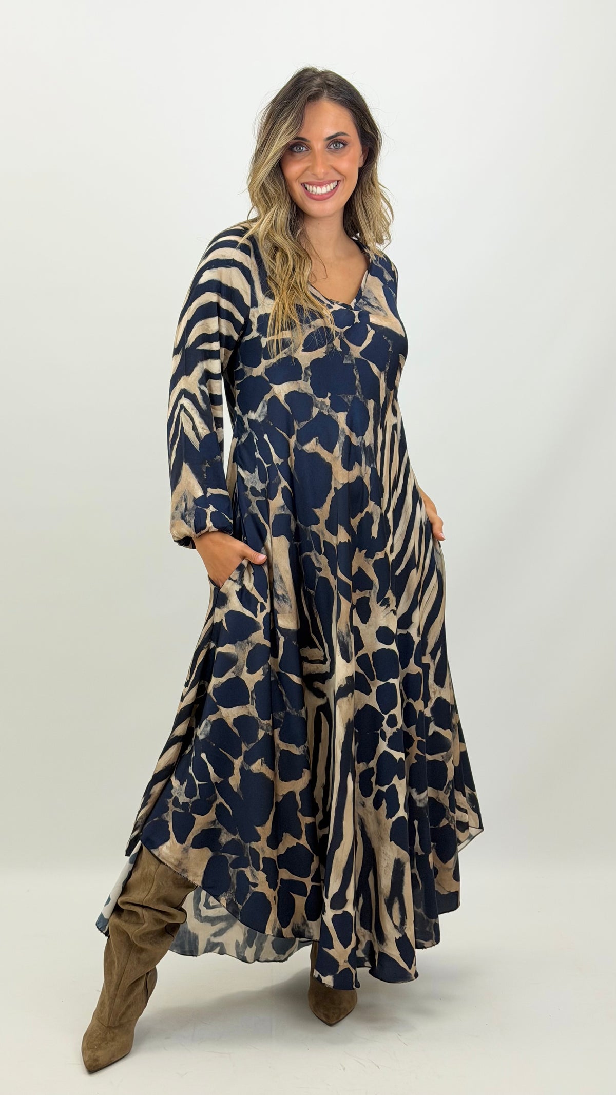 Vestido animal-print tons azul-marinho e bege
