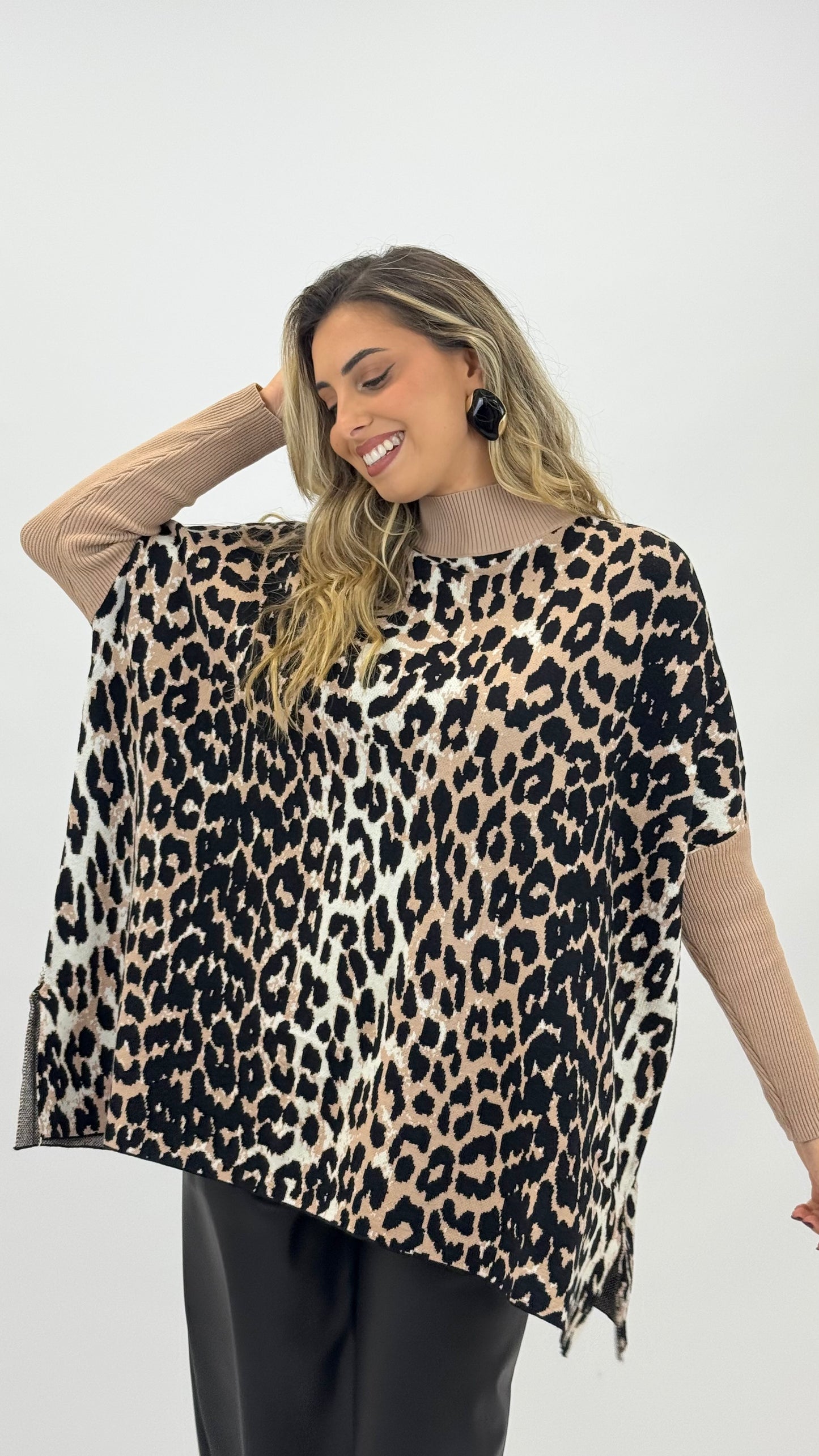 Camisola/poncho animal-print com detalhes camel