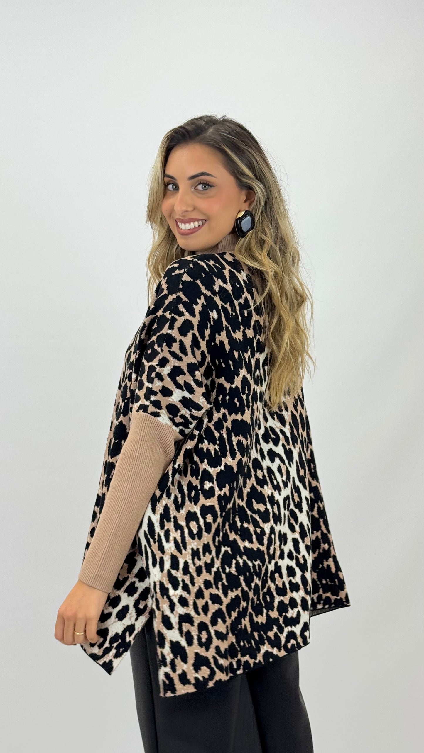 Camisola/poncho animal-print com detalhes camel