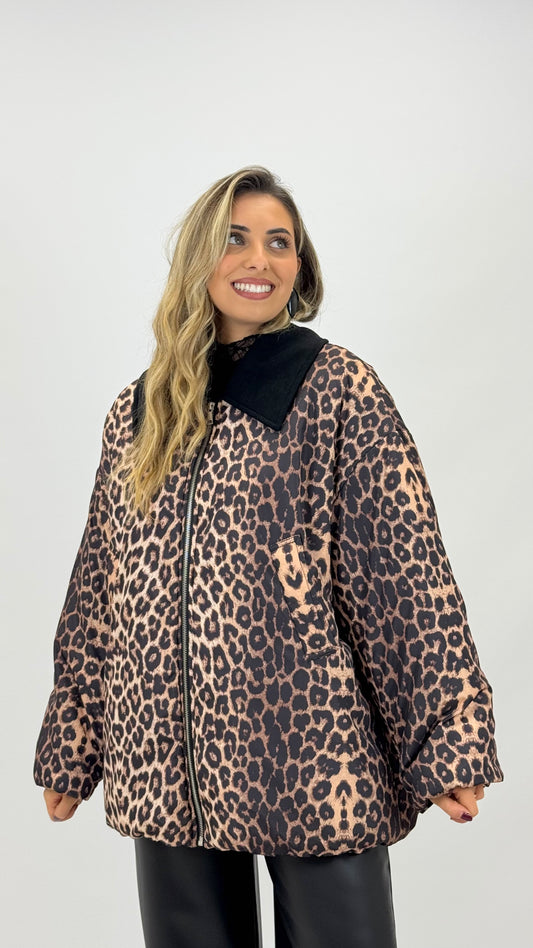 Casaco acolchoado impermeável animal-print com gola preta
