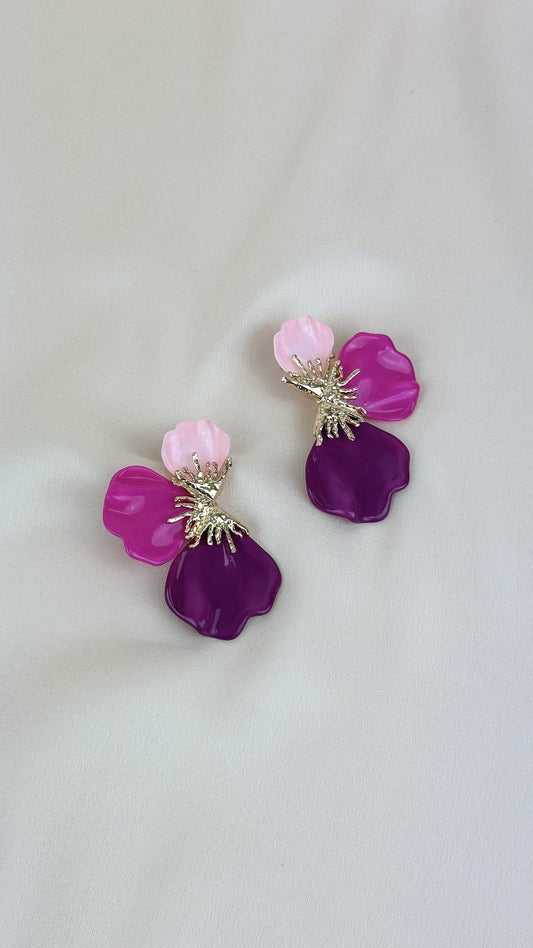 Brincos meia-flor tons rosa