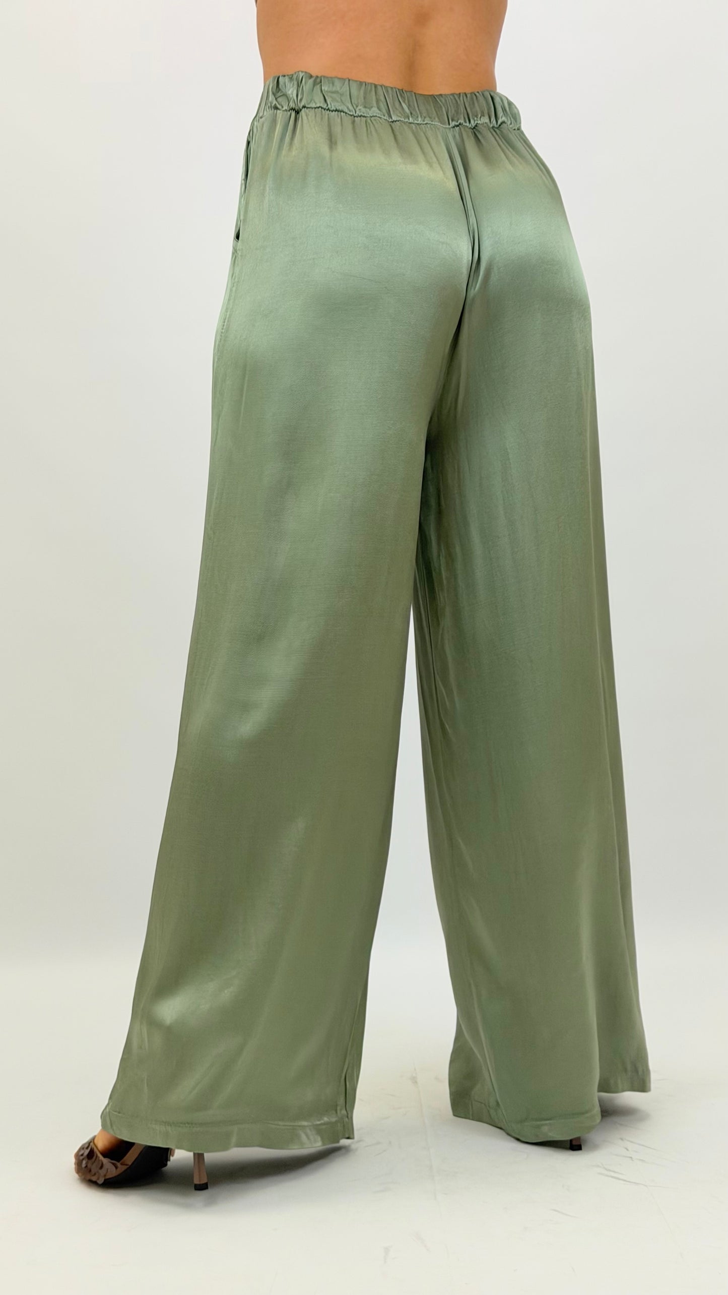 Calça acetinada verde