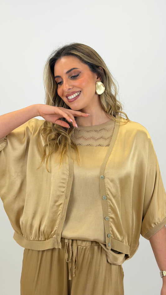 Bomber acetinado com botões bege/dourado