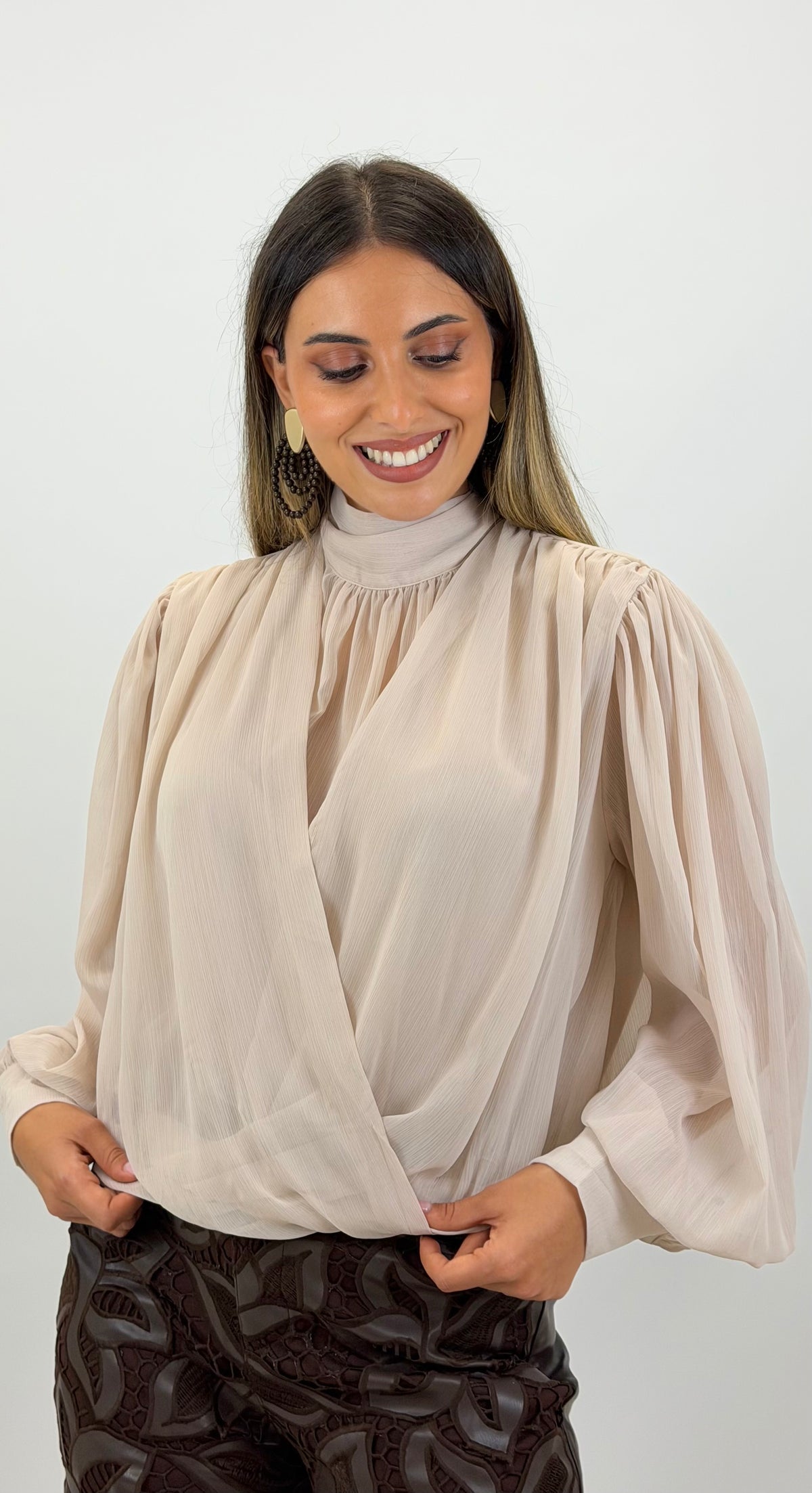 Blusa drapeada bege