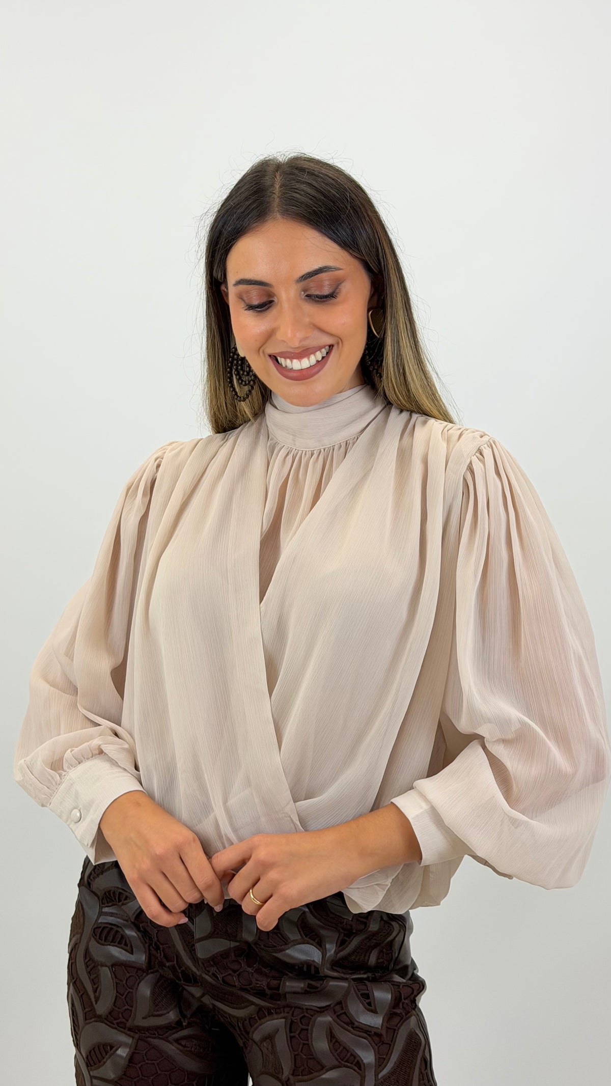 Blusa drapeada bege