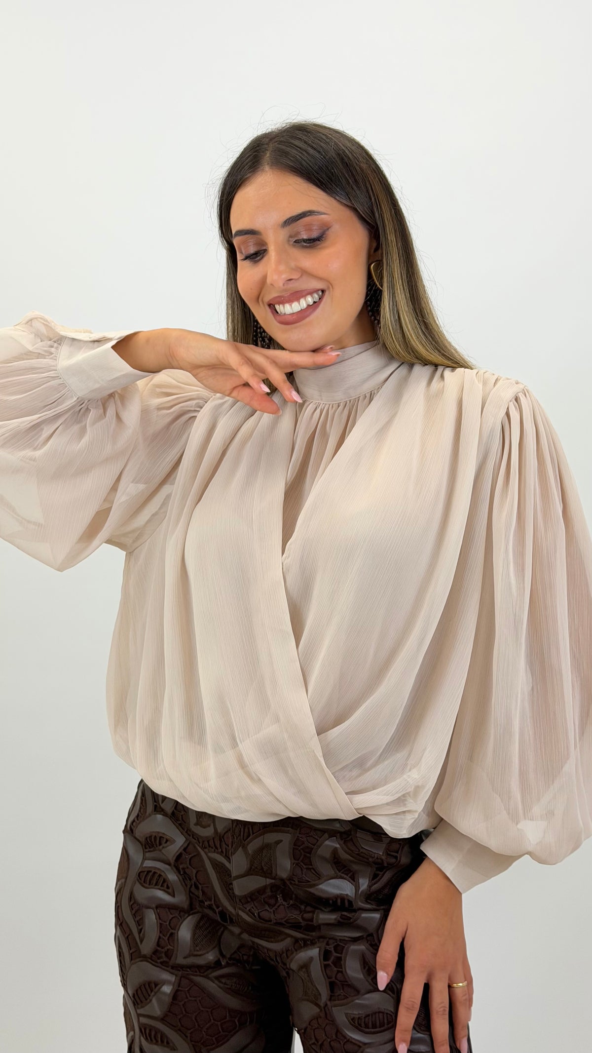 Blusa drapeada bege