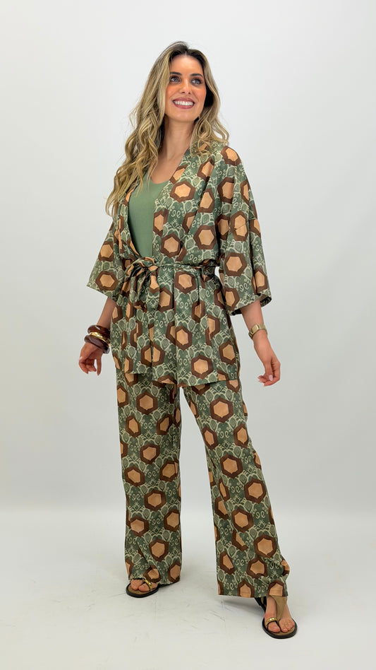 Conjunto kimono e calça tons verde e castanho