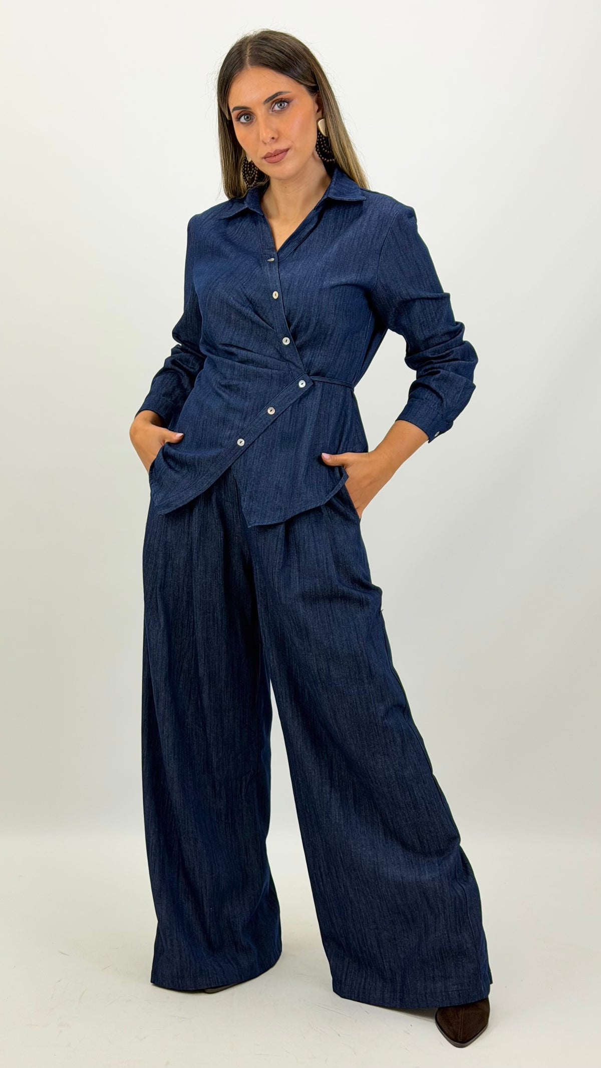 Conjunto camisa e calça ganga escura