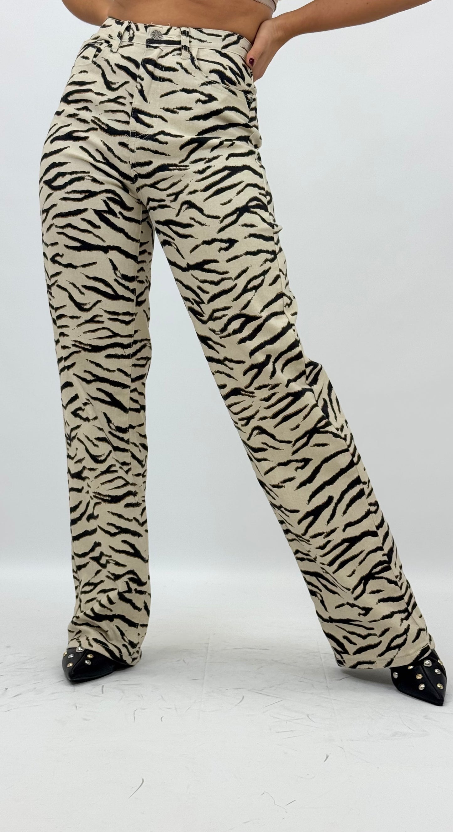 Calça sarja wide-leg padrão zebra
