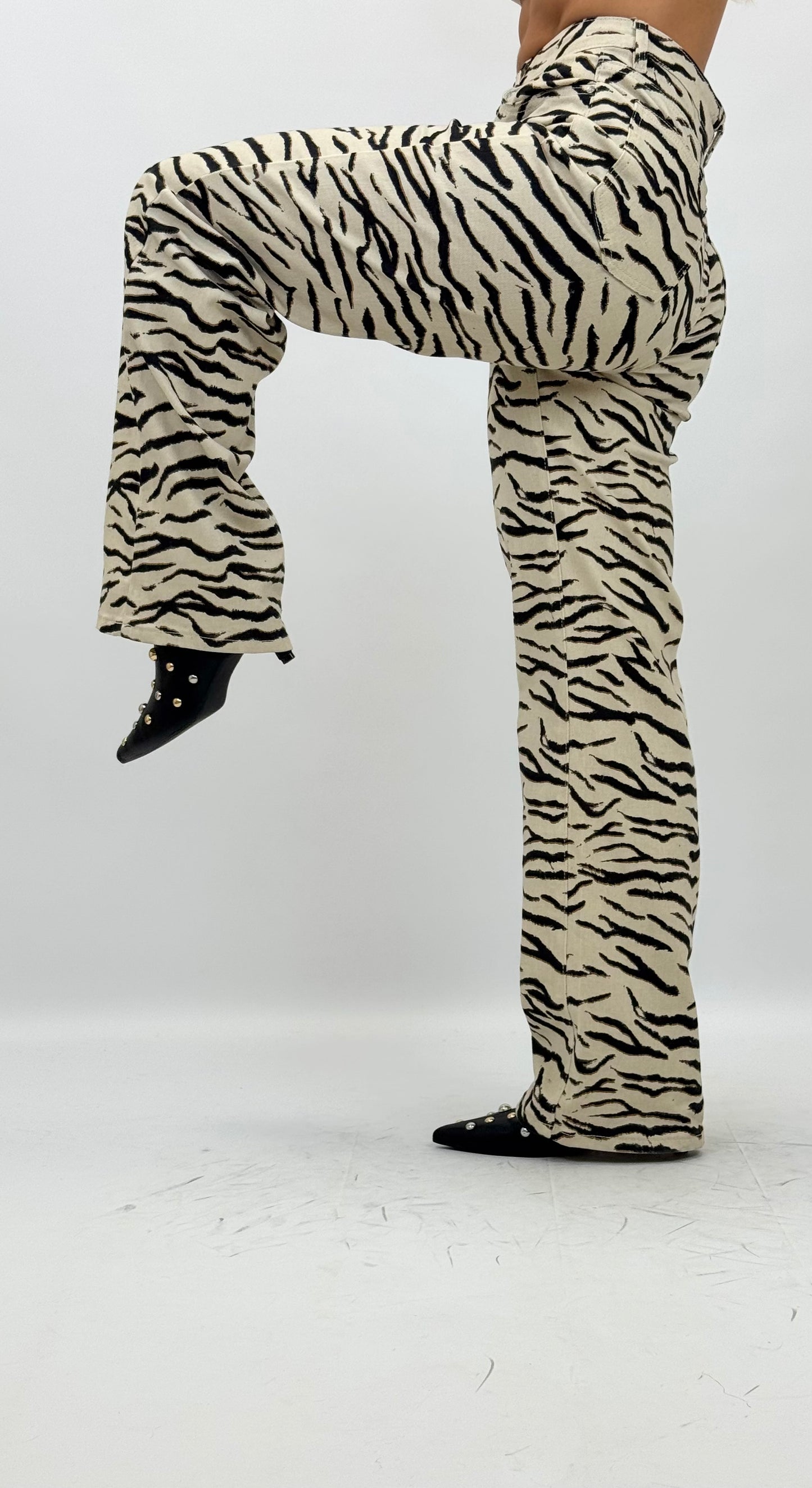Calça sarja wide-leg padrão zebra