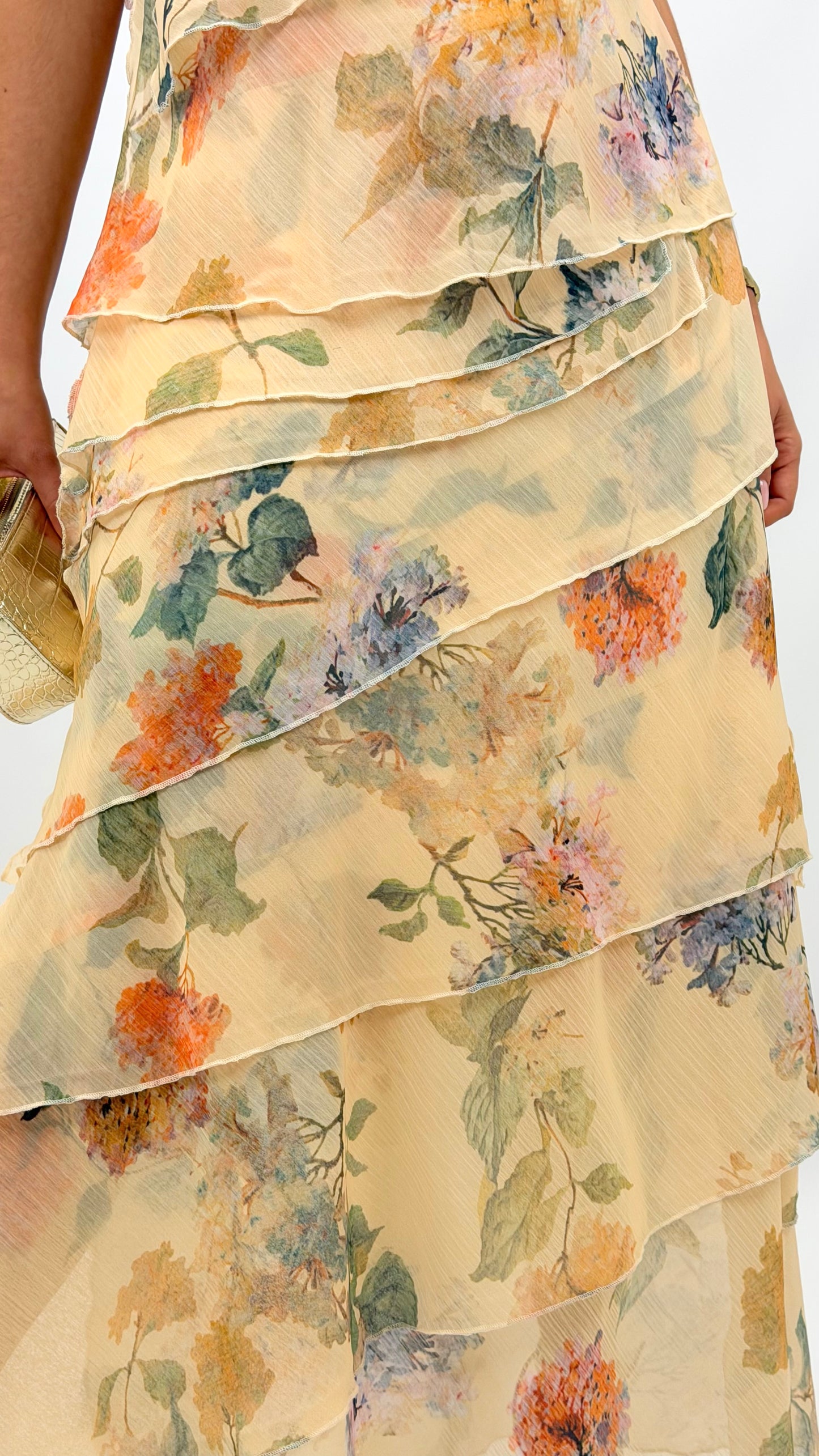 Vestido alças com folhos estampa floral romântica