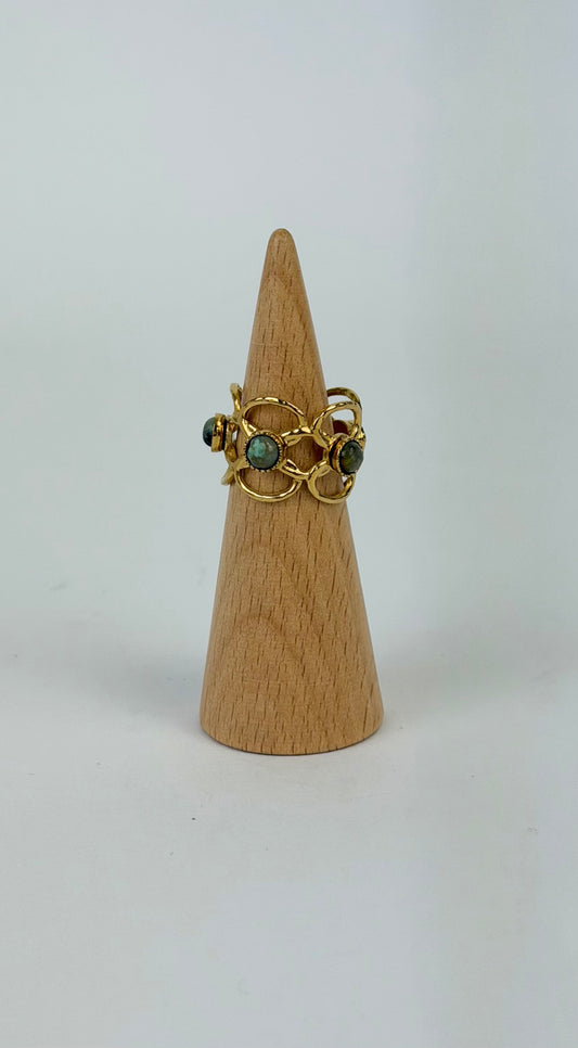 Anel aço dourado pedrinhas verde