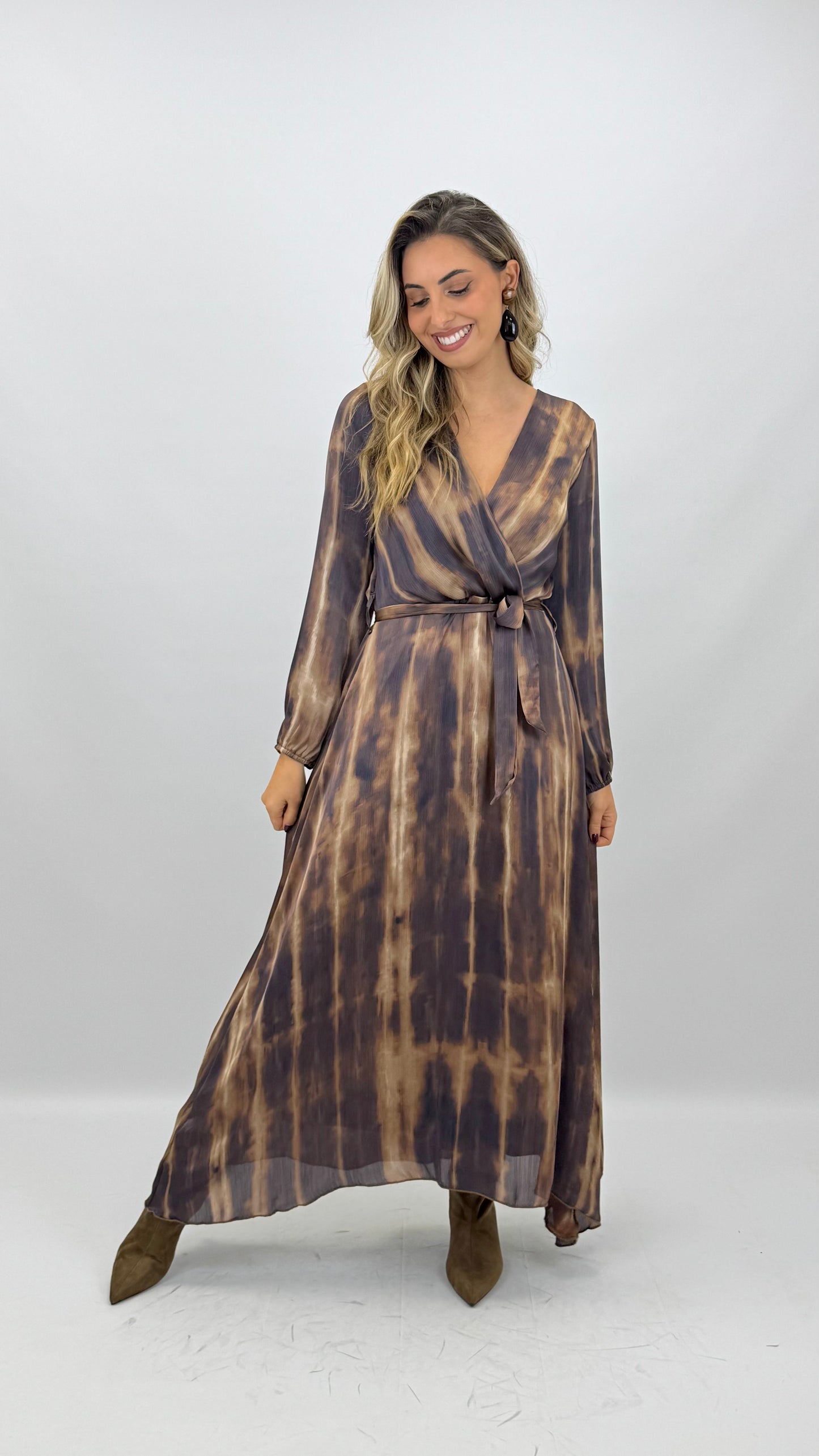 Vestido midi matizado tons castanho e camel