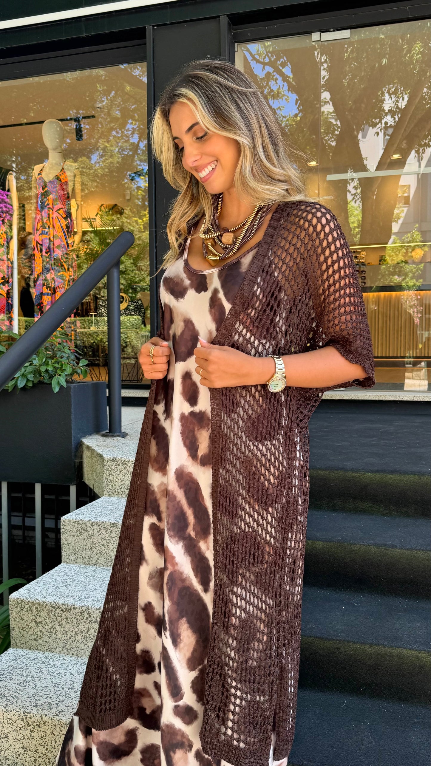 Kimono malha perfurada castanho