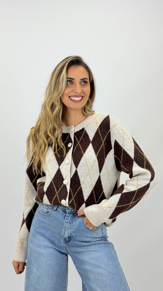Casaco malha losangos creme, castanho e risquinha amarela