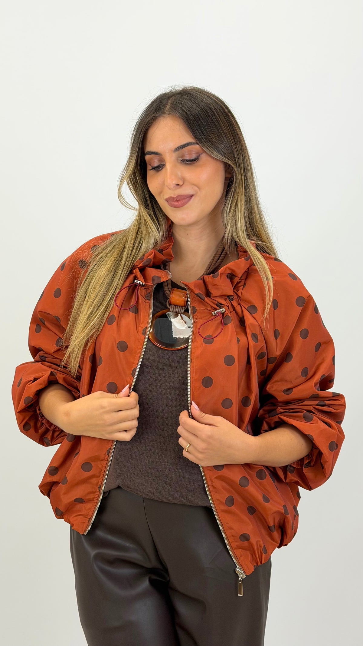 Bomber impermeável abalonado telha com bolas castanho