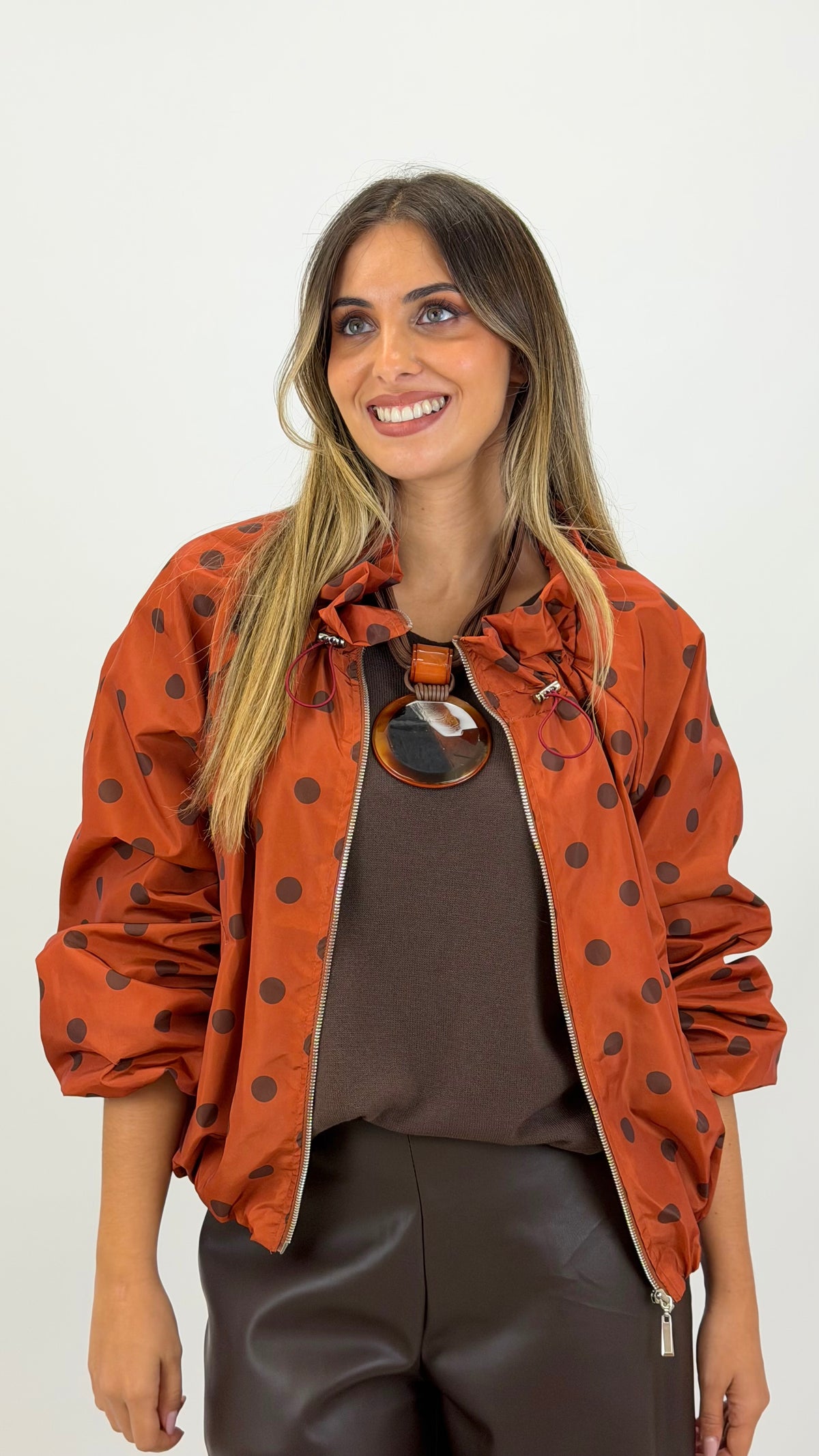 Bomber impermeável abalonado telha com bolas castanho