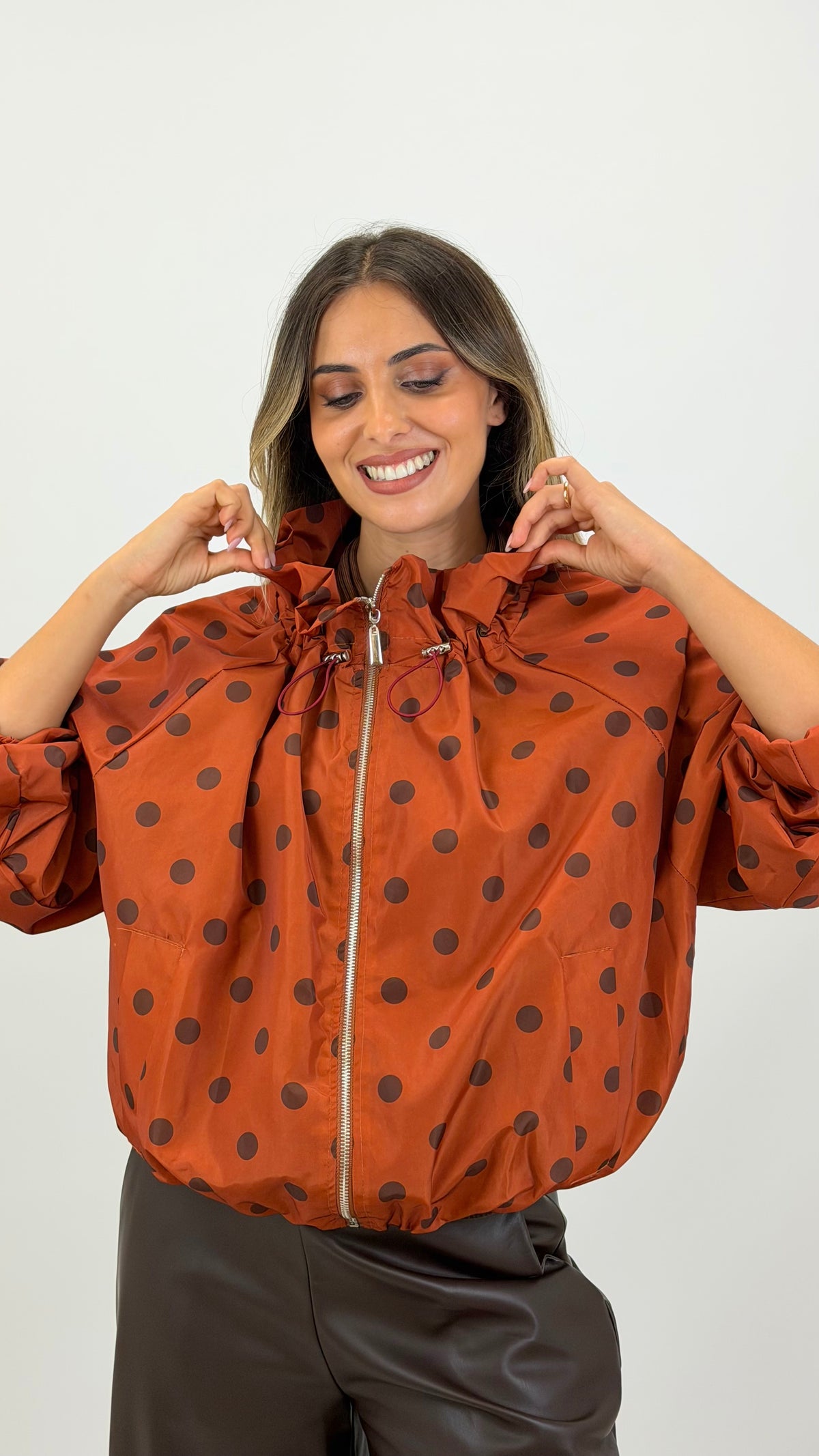 Bomber impermeável abalonado telha com bolas castanho
