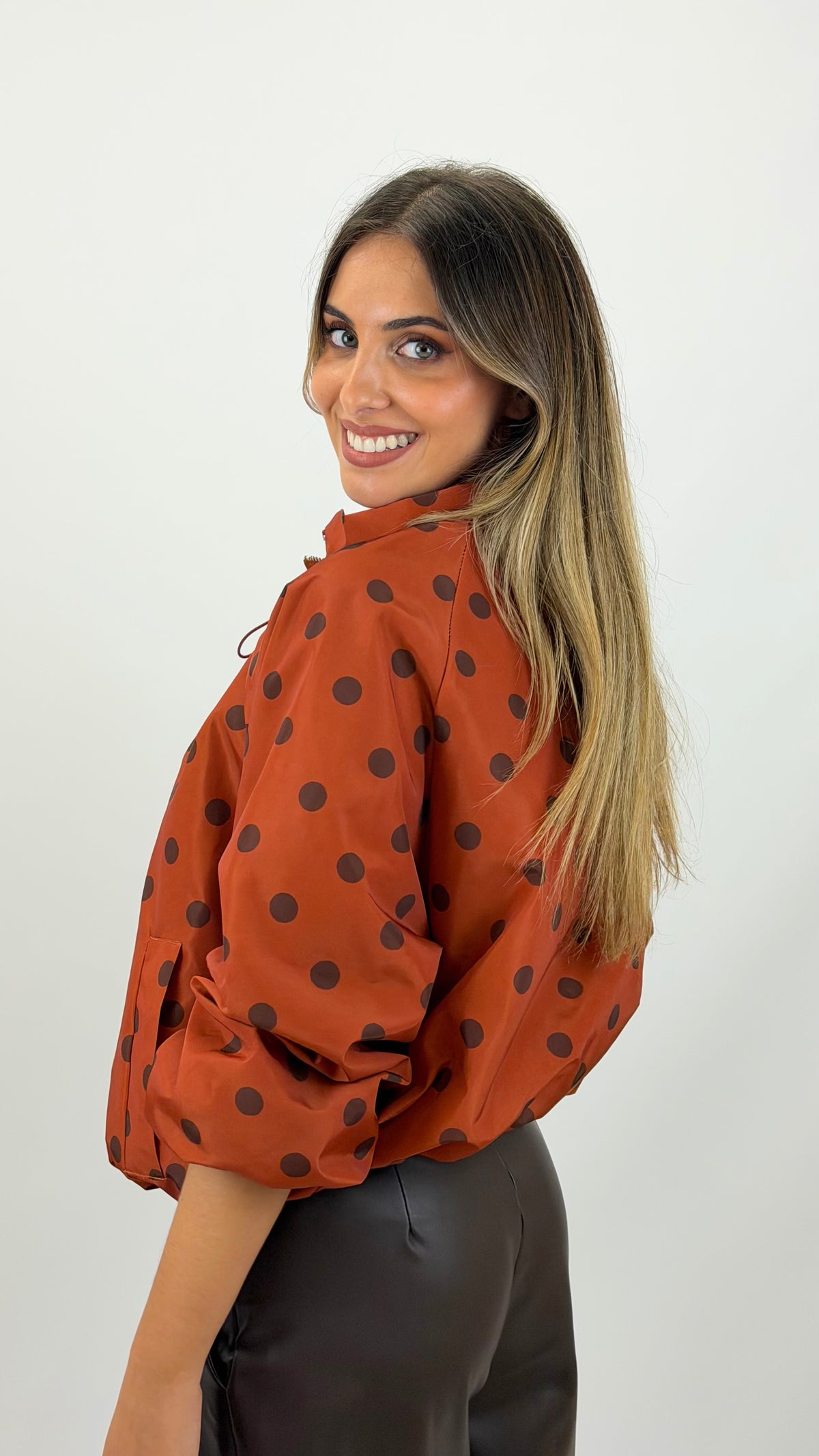 Bomber impermeável abalonado telha com bolas castanho