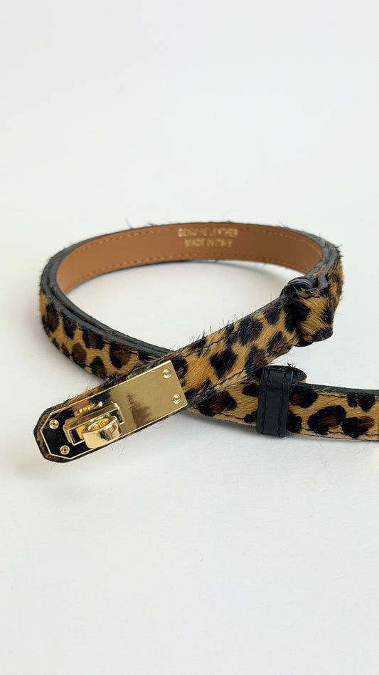Cinto em pele genuína ajustável pelinho leopardo