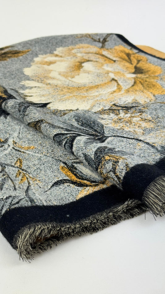 Écharpe quente e macia estampado floral tons amarelo, preto e cinza