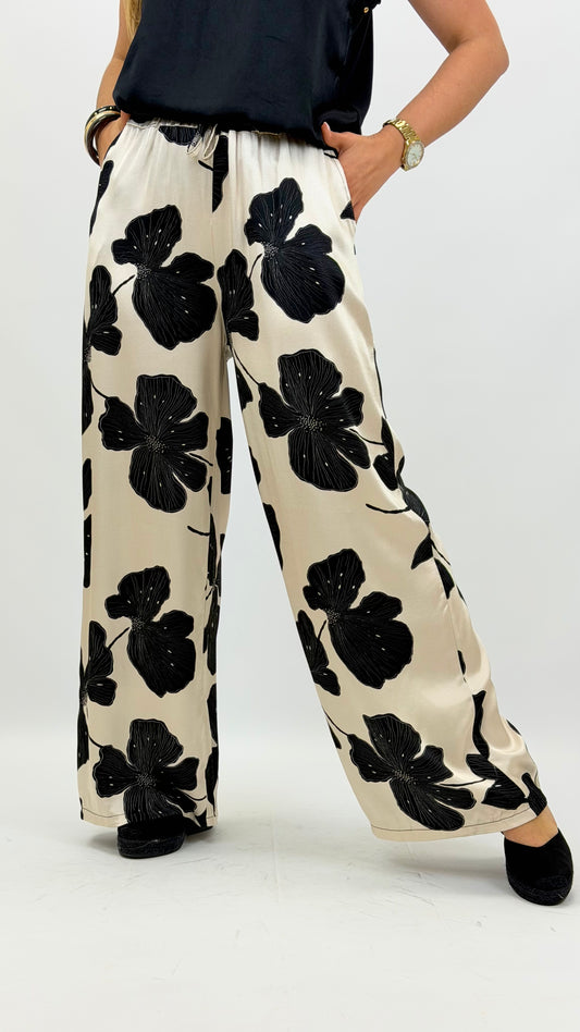 Pantalona fundo pérola estampado floral preto