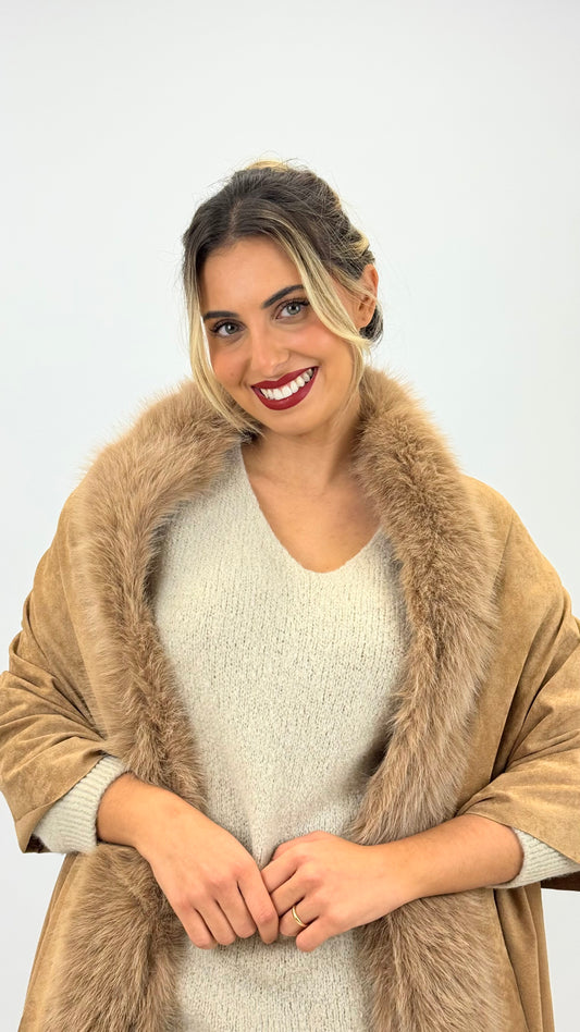 Capa estilo camurça com pêlo camel