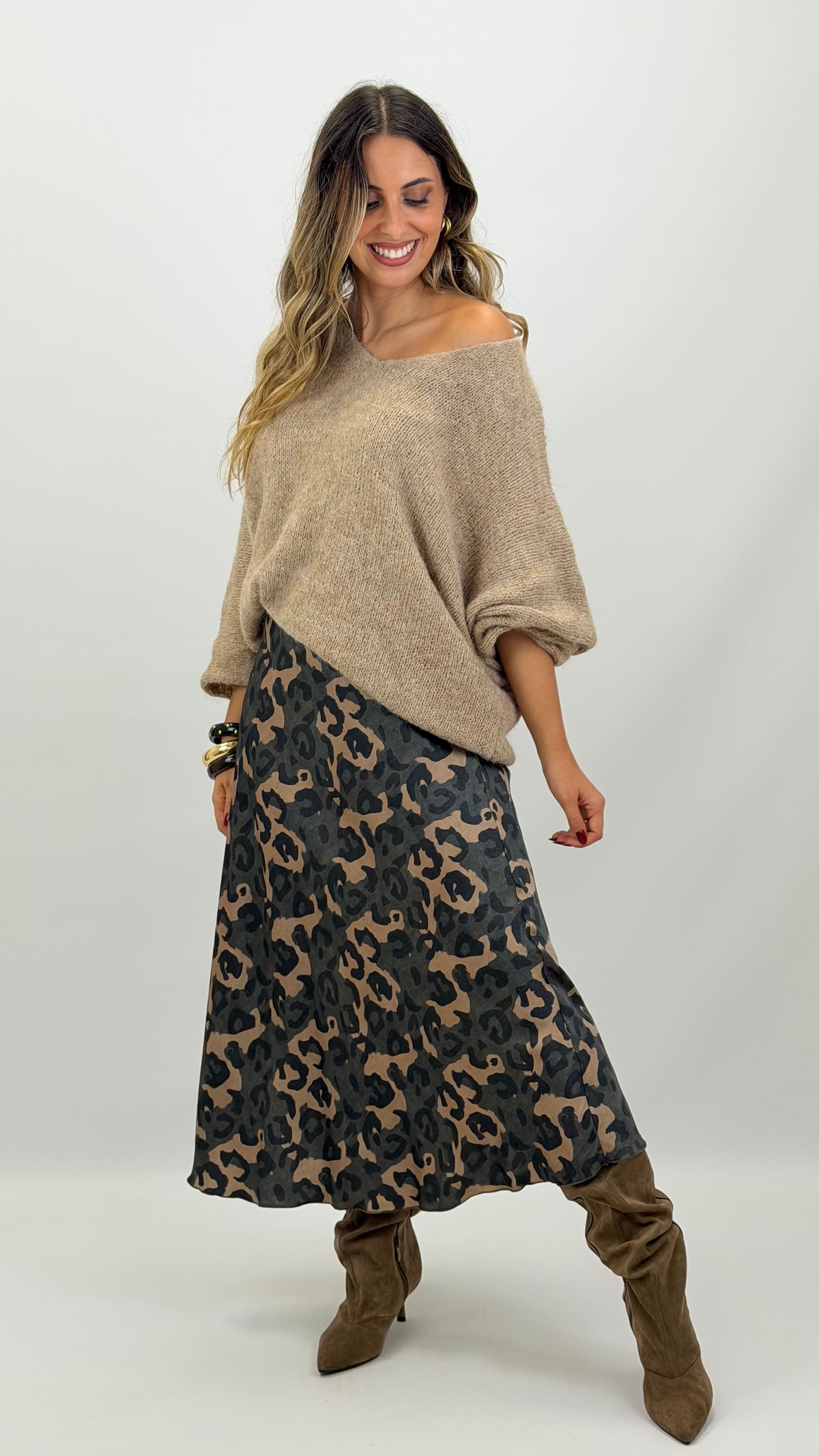 Saia animal-print tons verde e camel