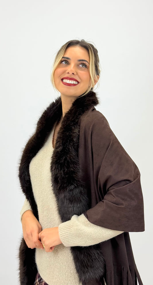 Capa estilo camurça com pêlo castanho