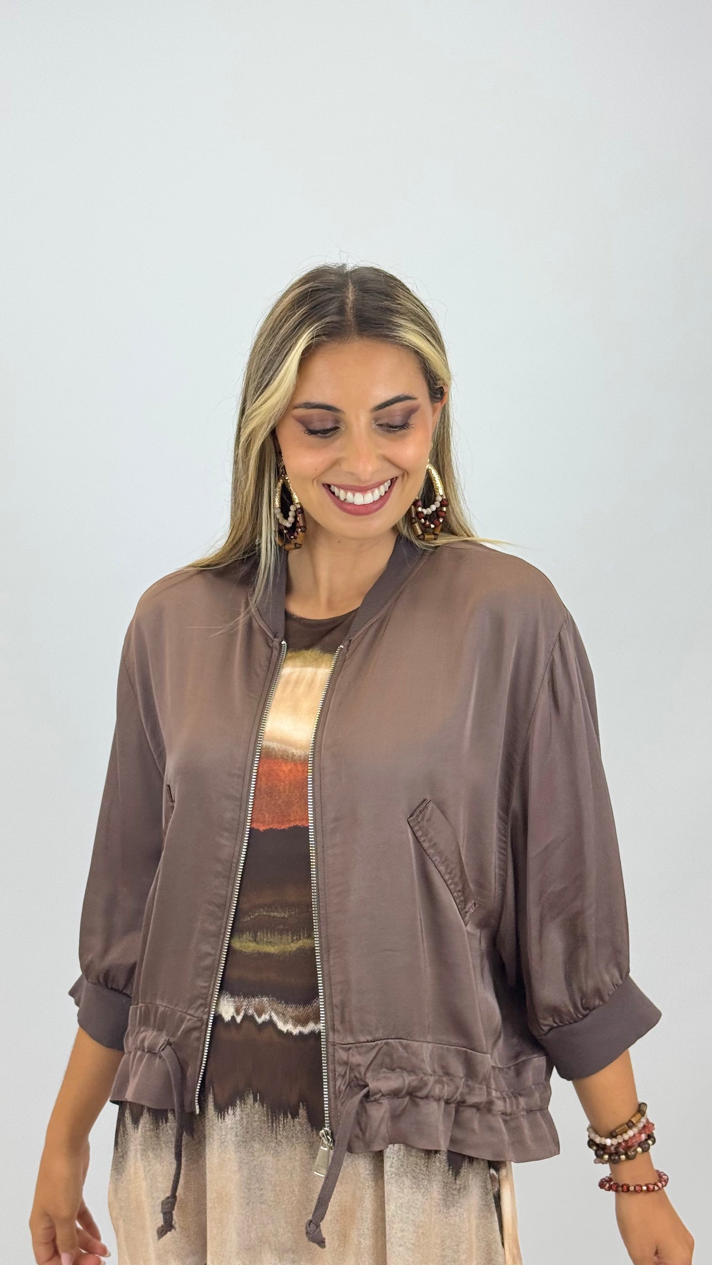 Bomber acetinado castanho