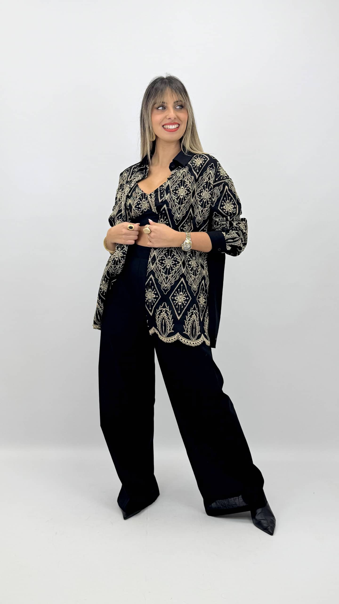 Conjunto 3 peças preto com bordados bege