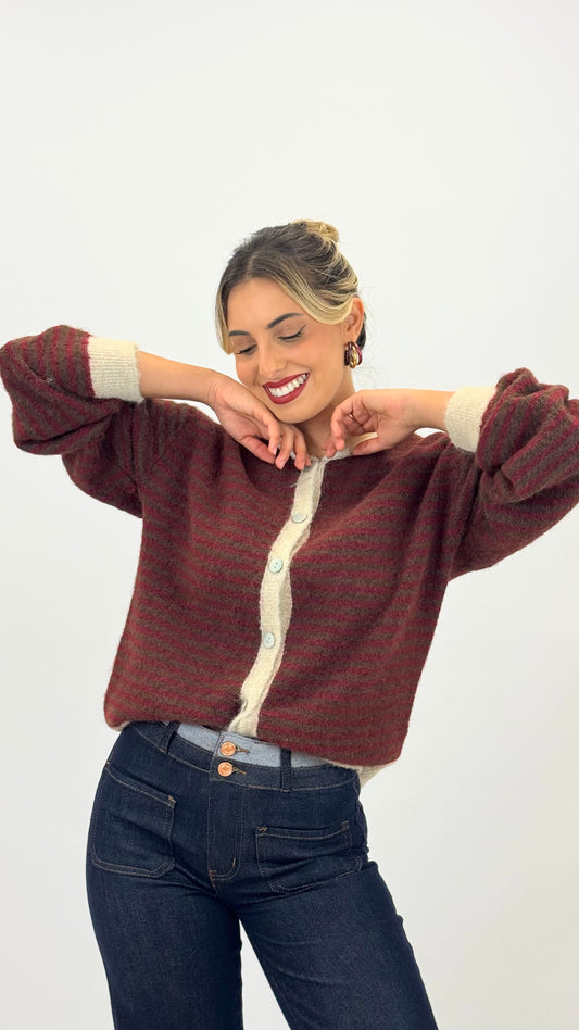 Casaco malha risca bordeaux e castanho com rebordo creme