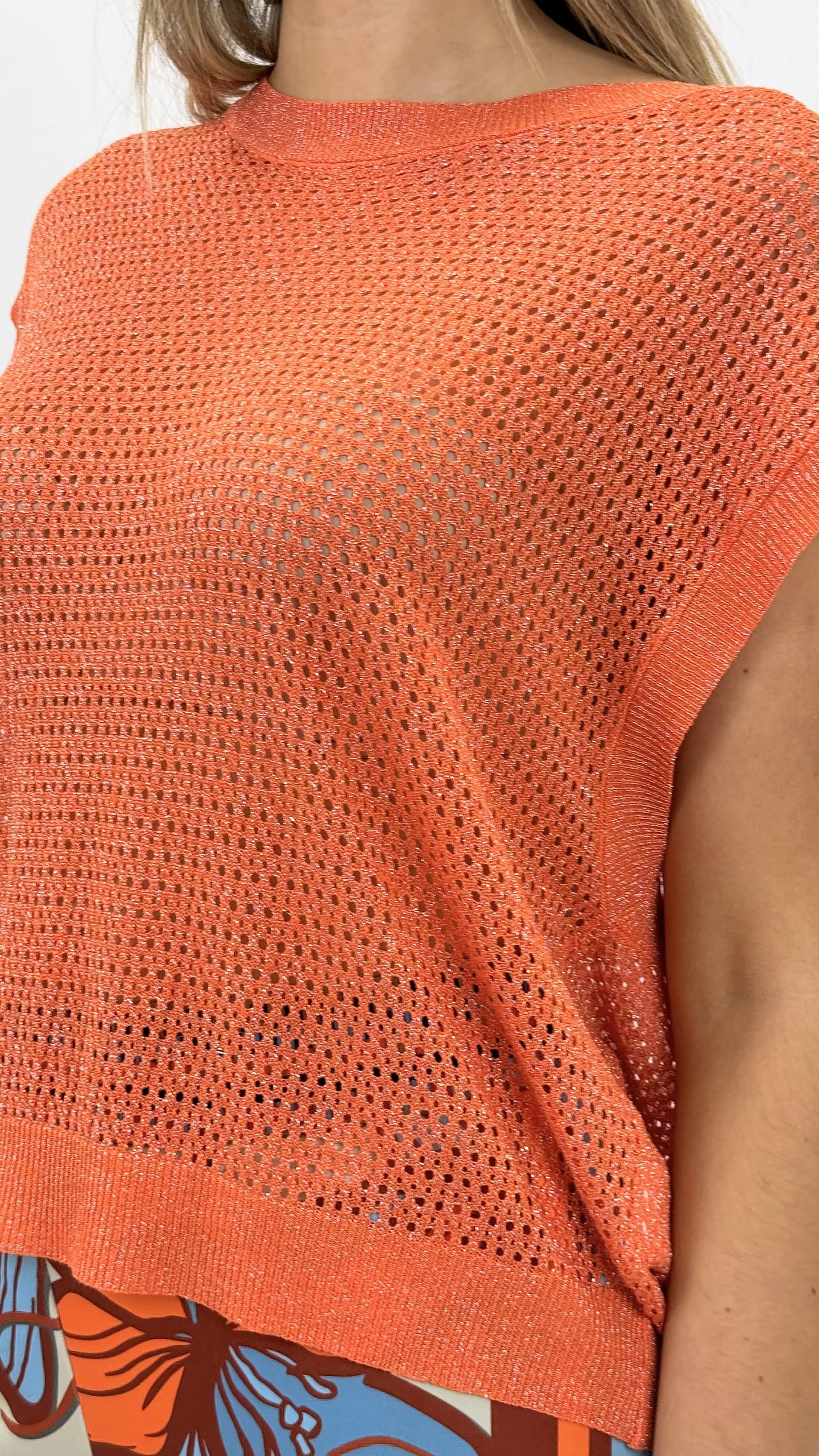 Blusa malha cavada perfurada laranja