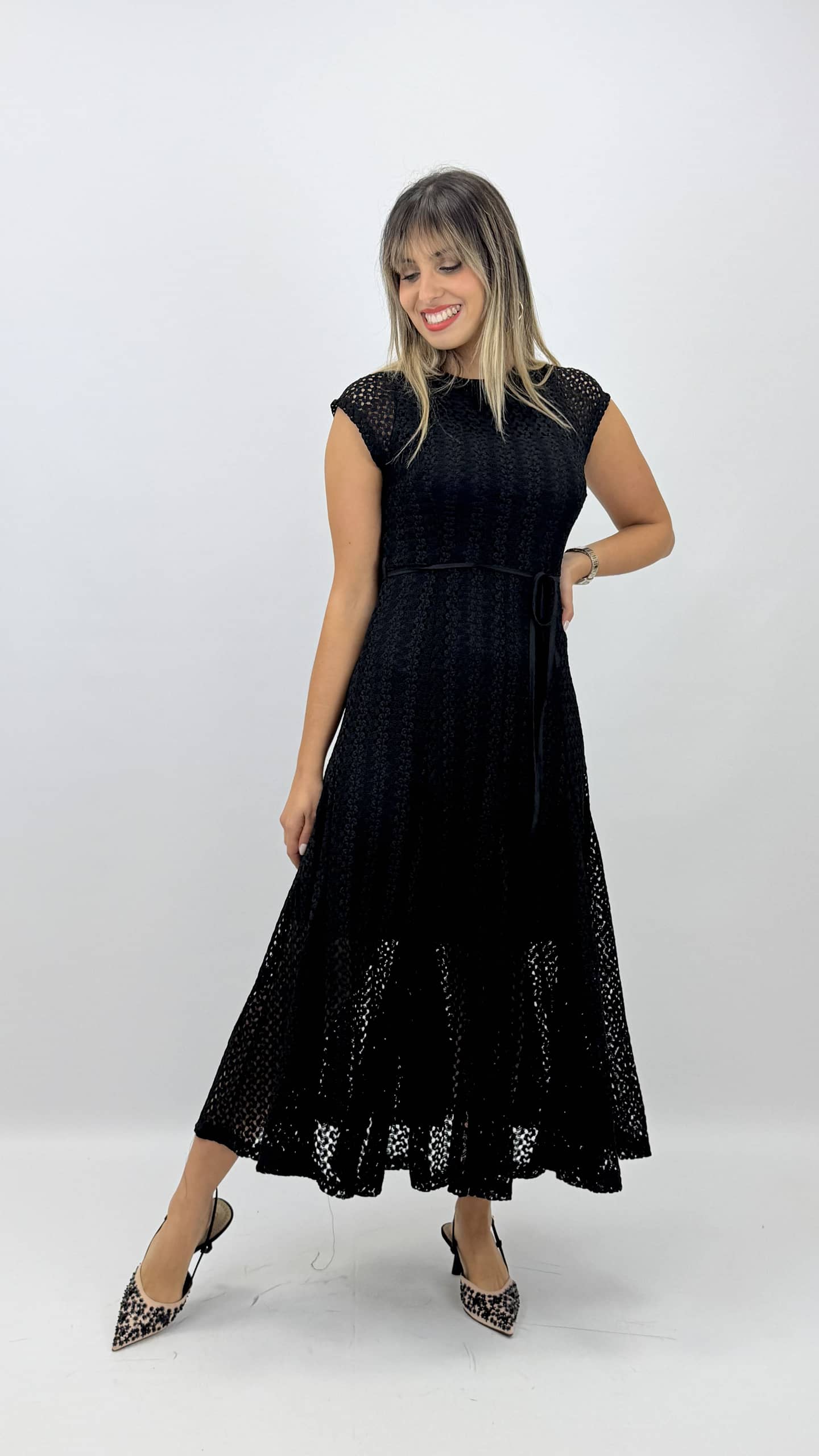 Vestido manga curta modelo sereia preto