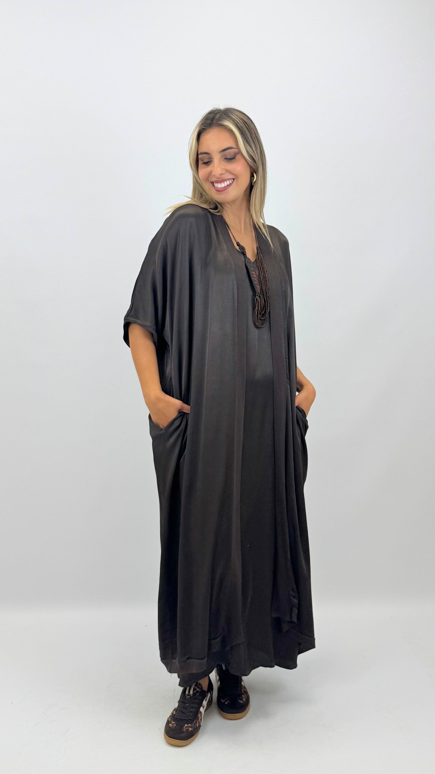 Kimono comprido acetinado castanho
