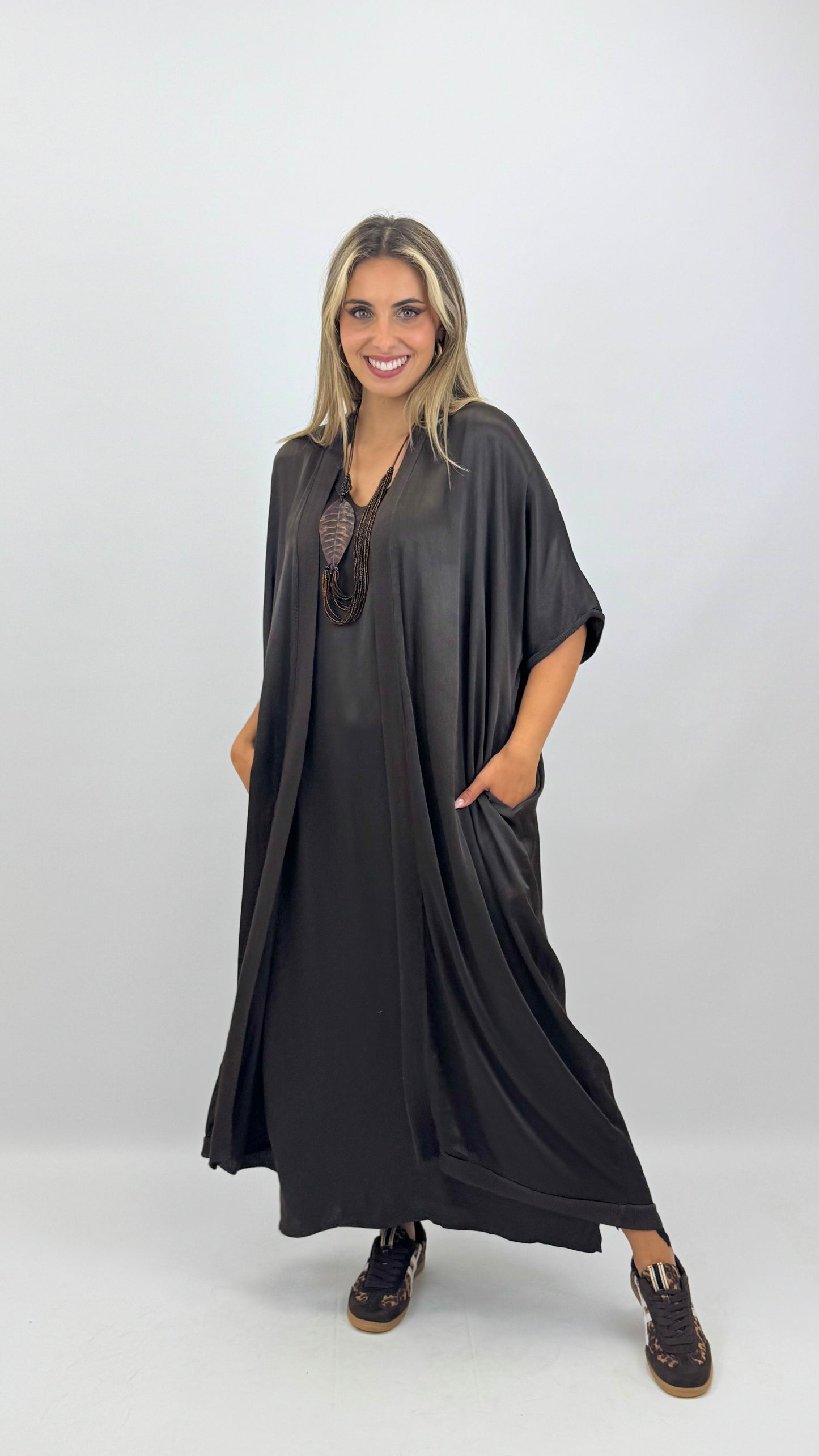Kimono comprido acetinado castanho