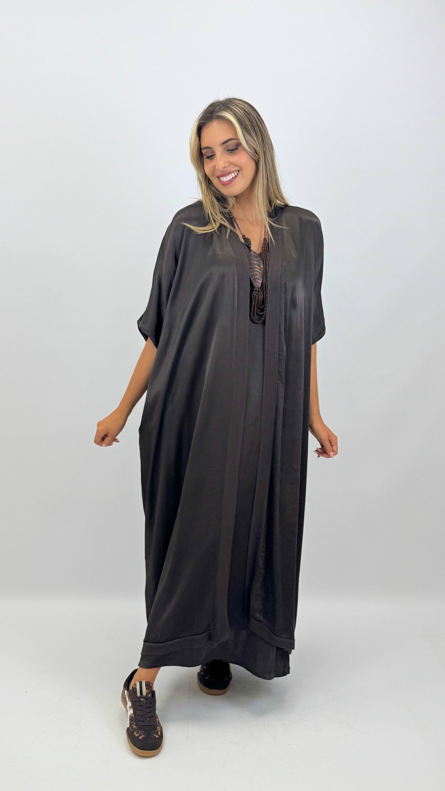 Kimono comprido acetinado castanho
